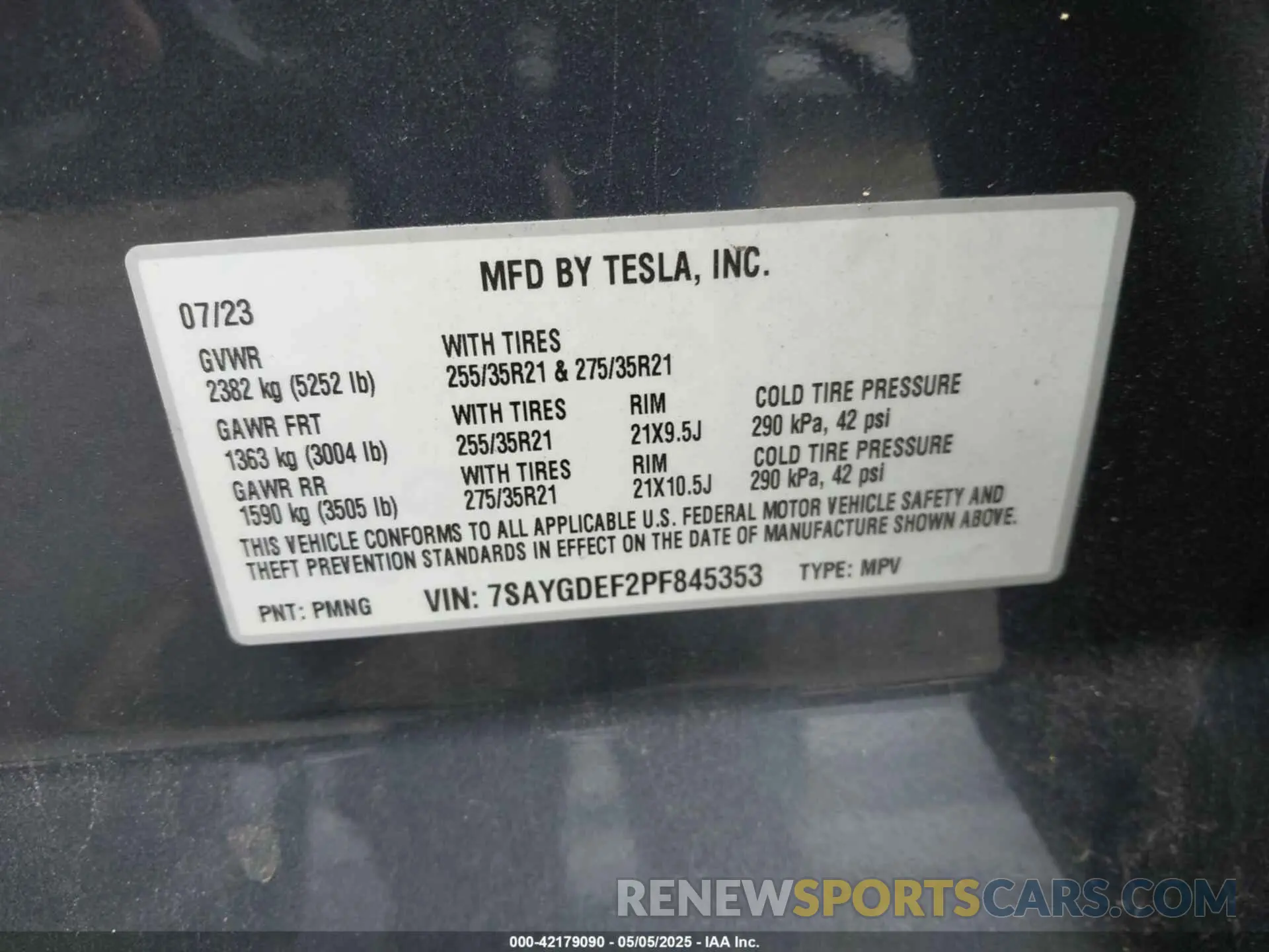 9 Photograph of a damaged car 7SAYGDEF2PF845353 TESLA MODEL Y 2023