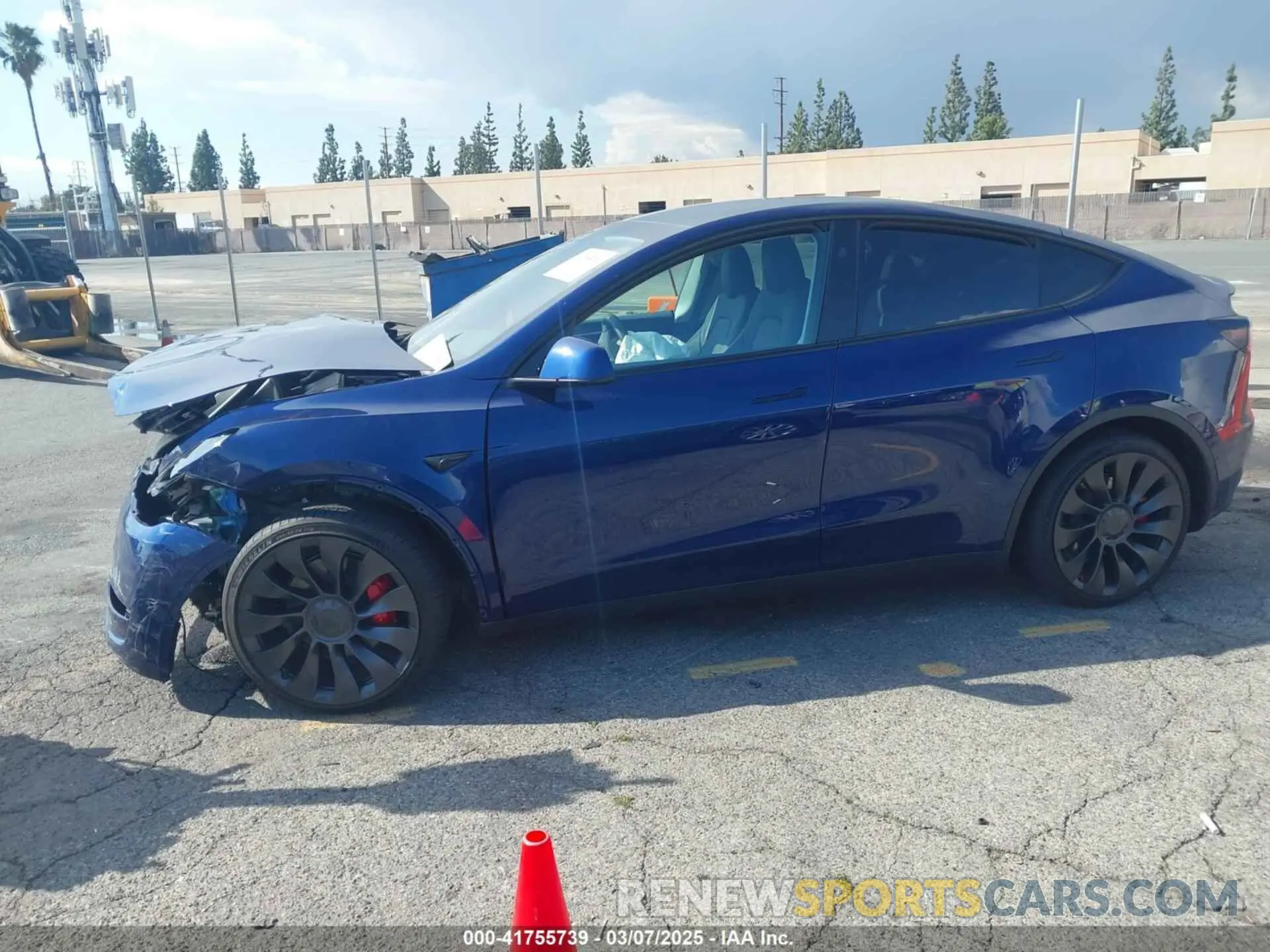13 Photograph of a damaged car 7SAYGDEF2PF864775 TESLA MODEL Y 2023