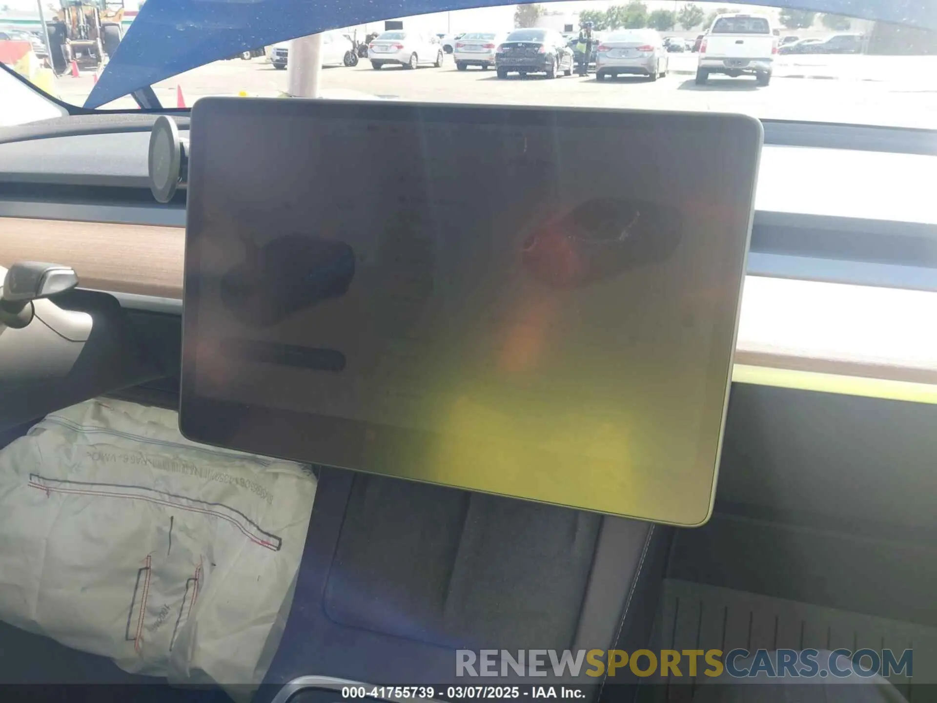 17 Photograph of a damaged car 7SAYGDEF2PF864775 TESLA MODEL Y 2023