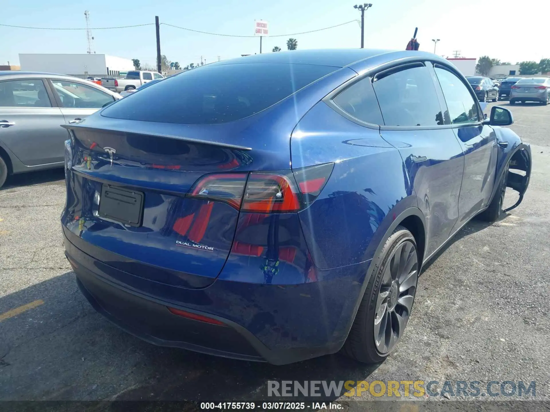 4 Photograph of a damaged car 7SAYGDEF2PF864775 TESLA MODEL Y 2023
