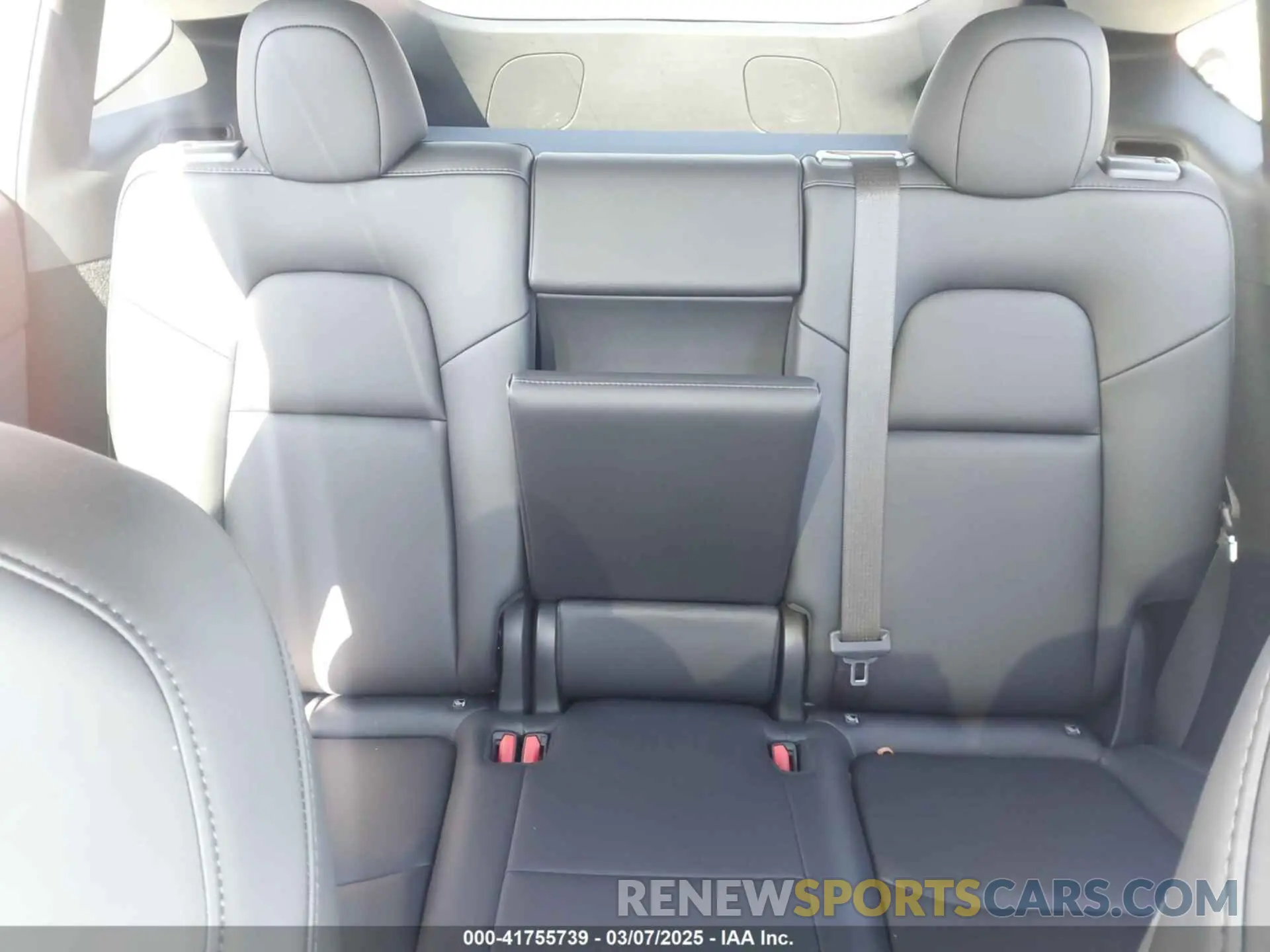 8 Photograph of a damaged car 7SAYGDEF2PF864775 TESLA MODEL Y 2023