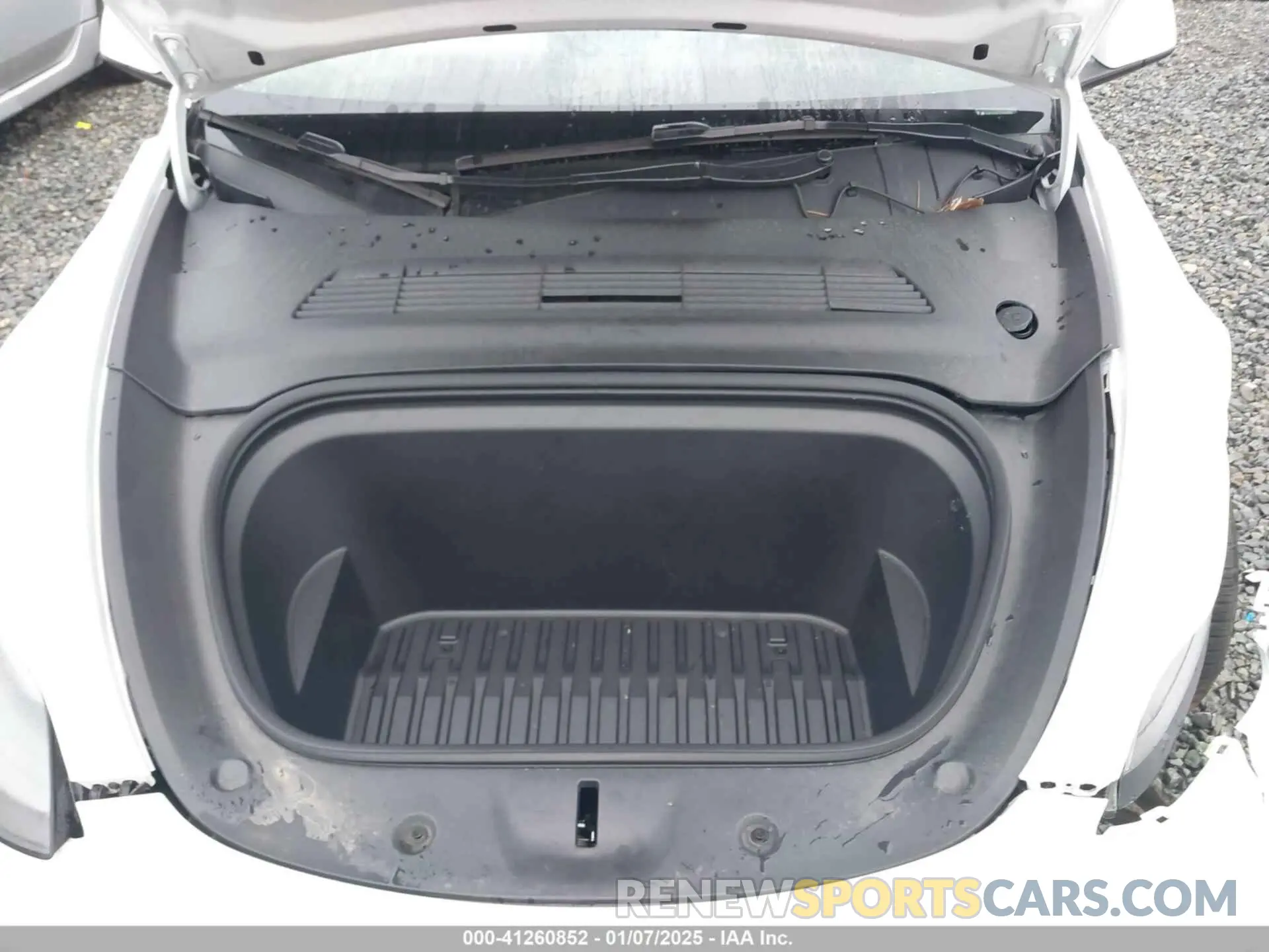 10 Photograph of a damaged car 7SAYGDEF2PF917295 TESLA MODEL Y 2023