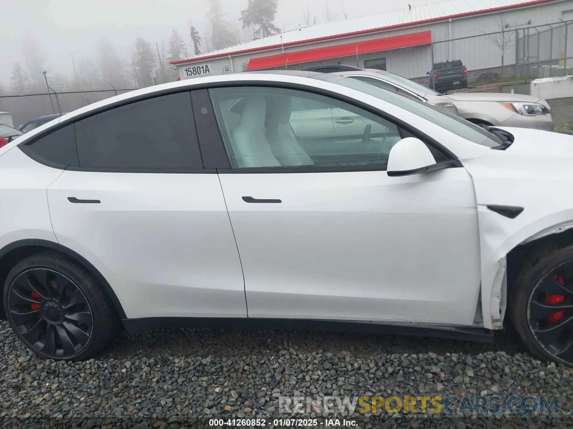 13 Photograph of a damaged car 7SAYGDEF2PF917295 TESLA MODEL Y 2023