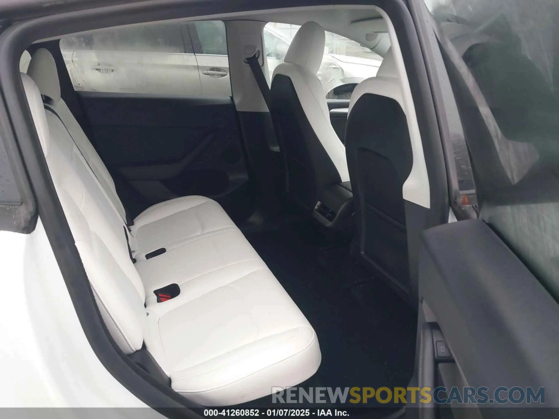 8 Photograph of a damaged car 7SAYGDEF2PF917295 TESLA MODEL Y 2023