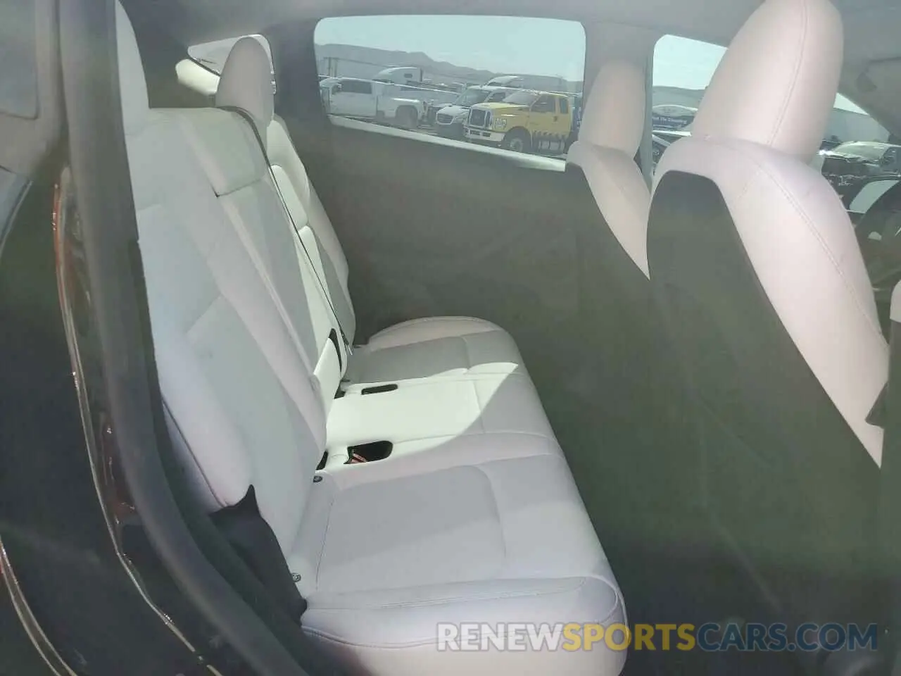 11 Photograph of a damaged car 7SAYGDEF2PF938051 TESLA MODEL Y 2023