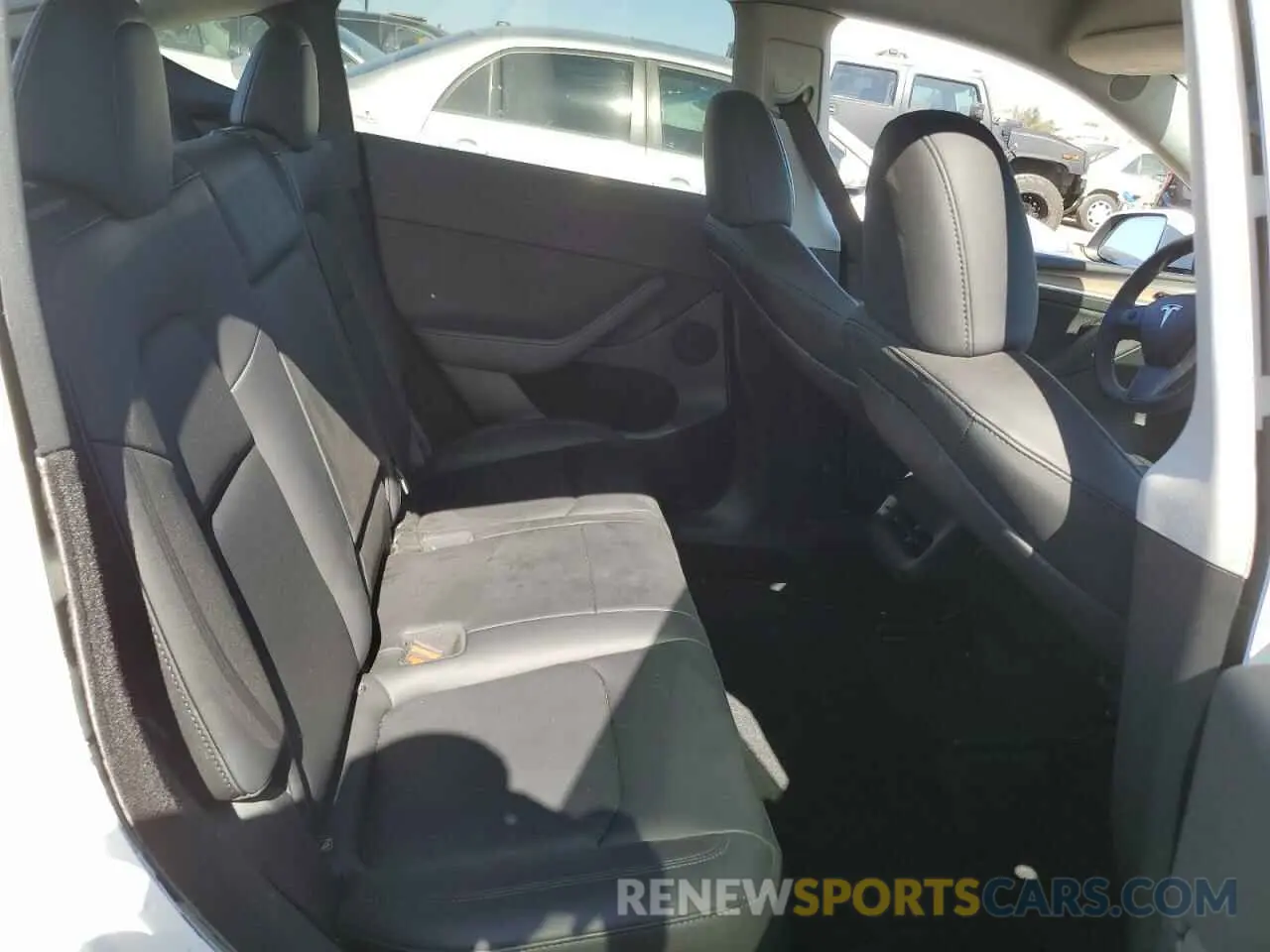 11 Photograph of a damaged car 7SAYGDEF2PF943315 TESLA MODEL Y 2023