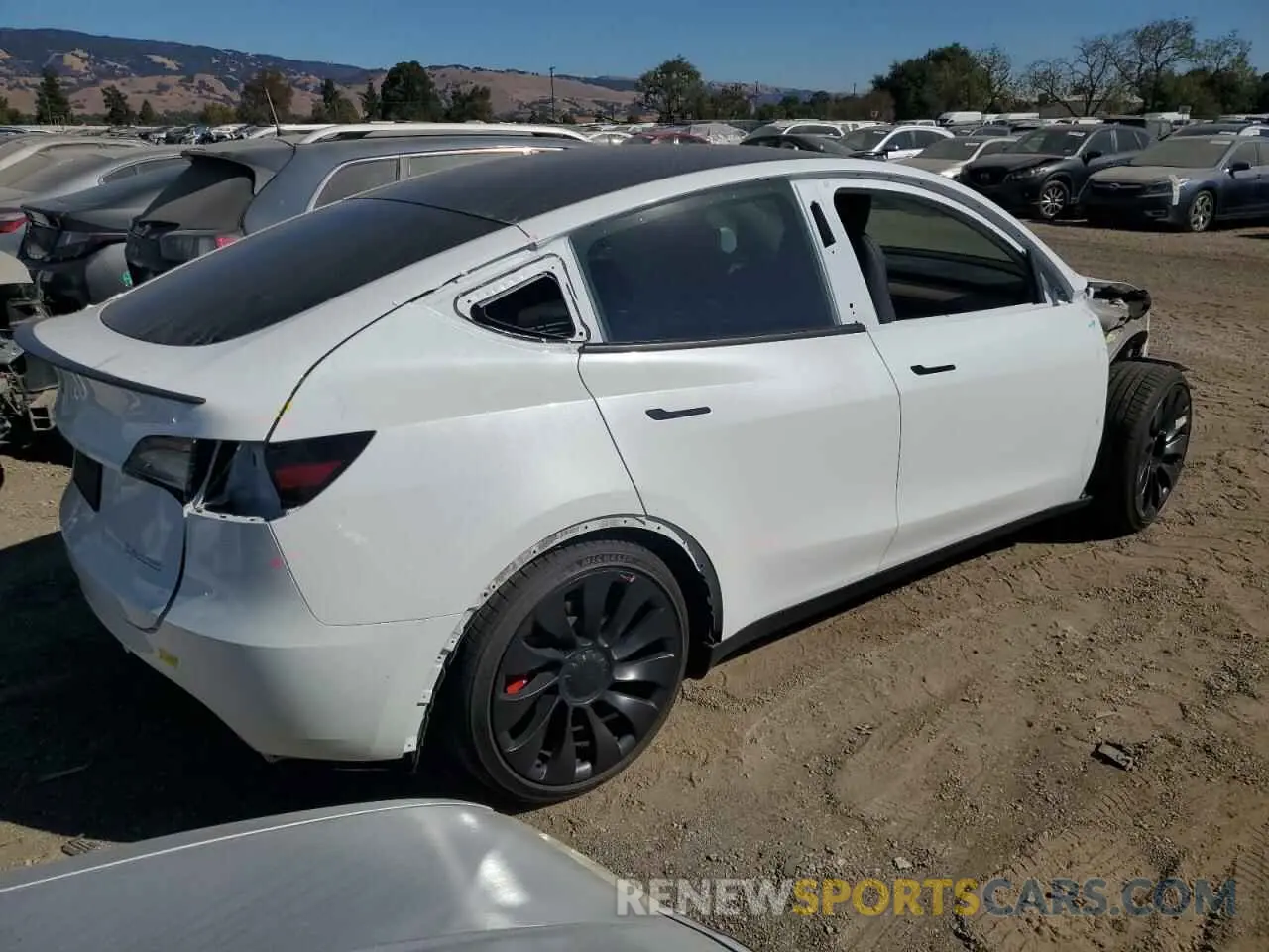 3 Photograph of a damaged car 7SAYGDEF2PF943315 TESLA MODEL Y 2023