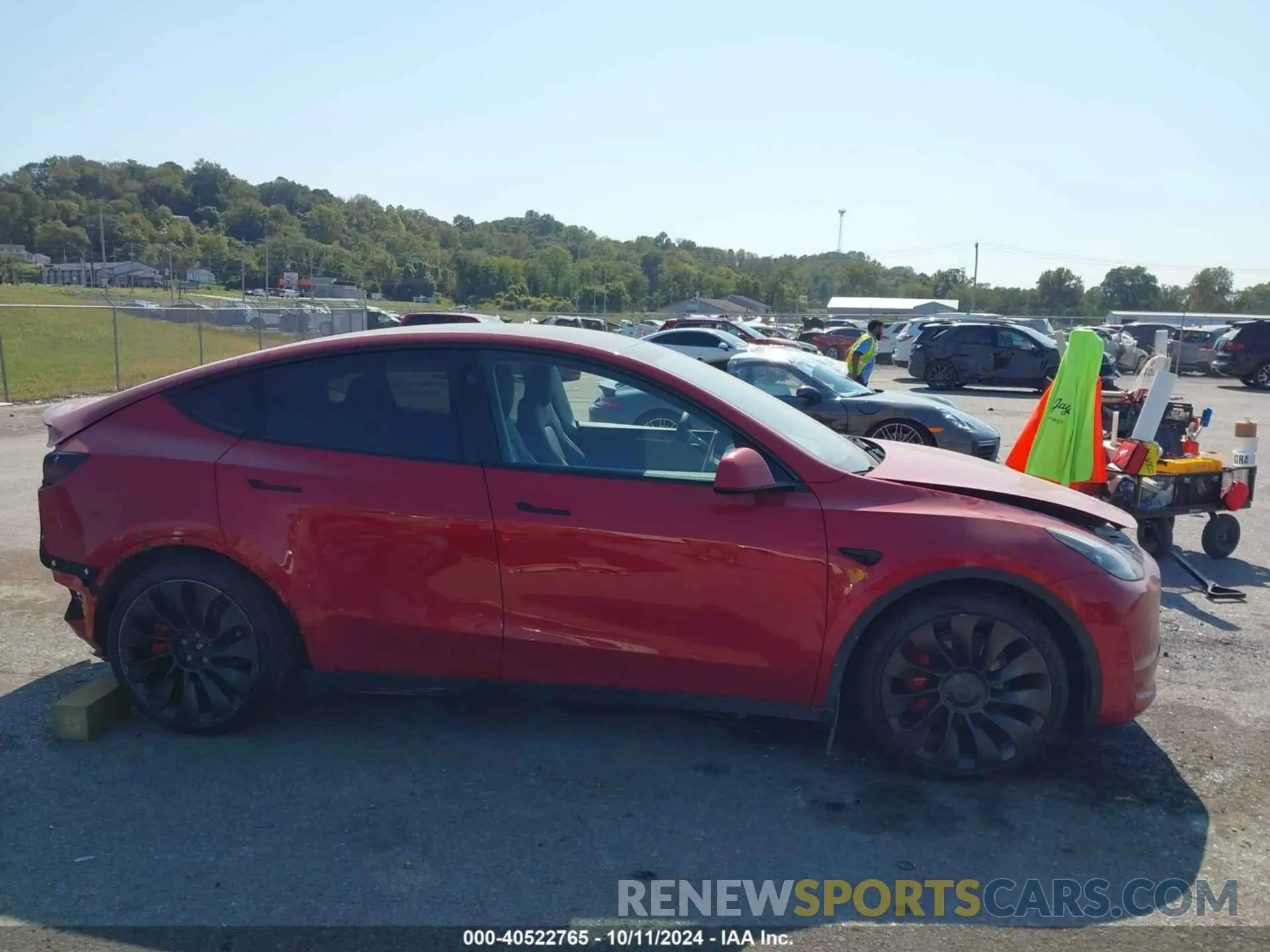 14 Photograph of a damaged car 7SAYGDEF2PF972183 TESLA MODEL Y 2023