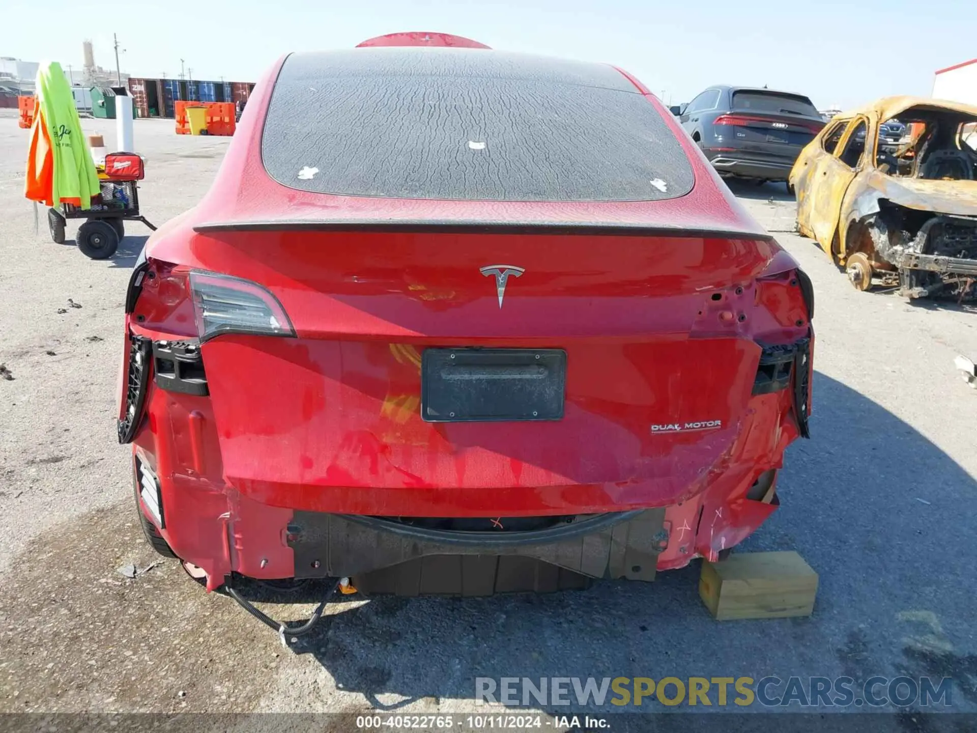 6 Photograph of a damaged car 7SAYGDEF2PF972183 TESLA MODEL Y 2023