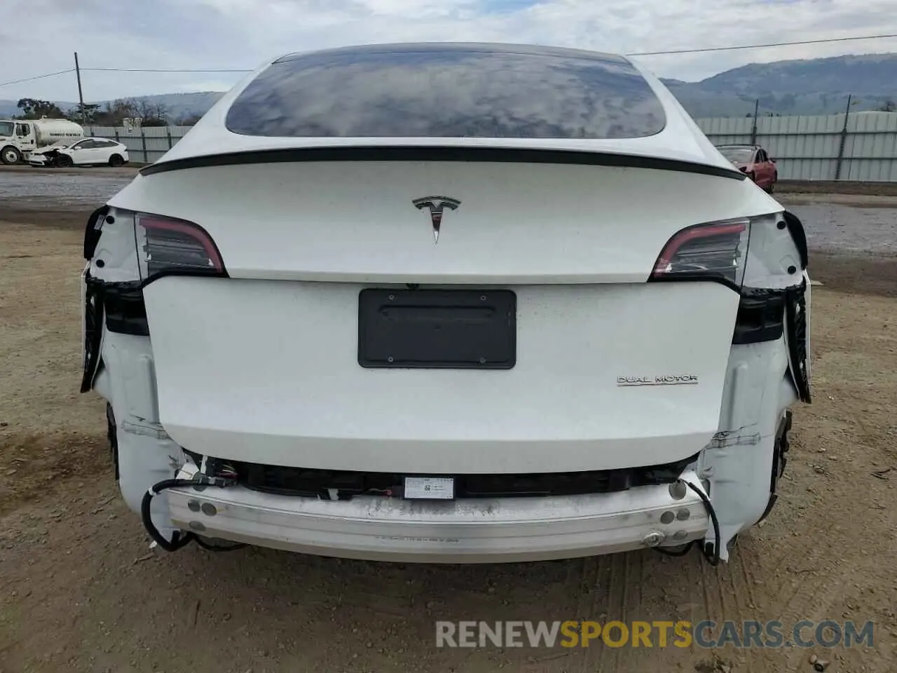 6 Photograph of a damaged car 7SAYGDEF3PF708311 TESLA MODEL Y 2023