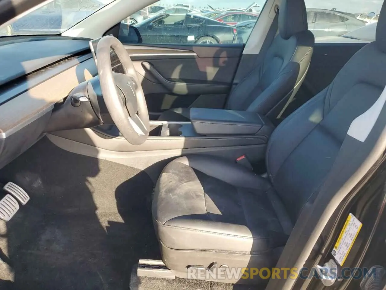 7 Photograph of a damaged car 7SAYGDEF3PF714156 TESLA MODEL Y 2023