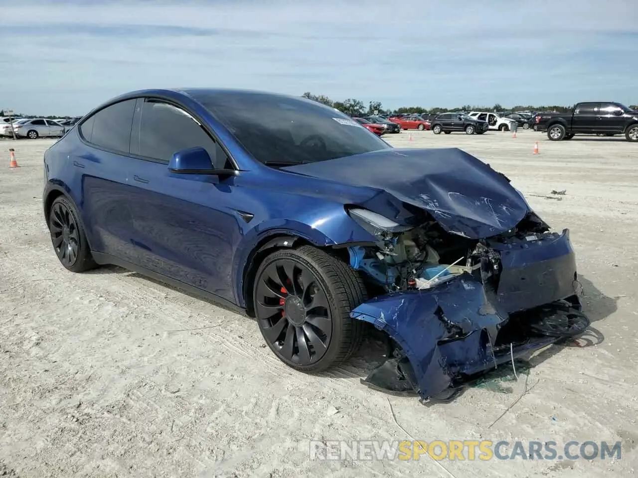 4 Photograph of a damaged car 7SAYGDEF3PF752745 TESLA MODEL Y 2023
