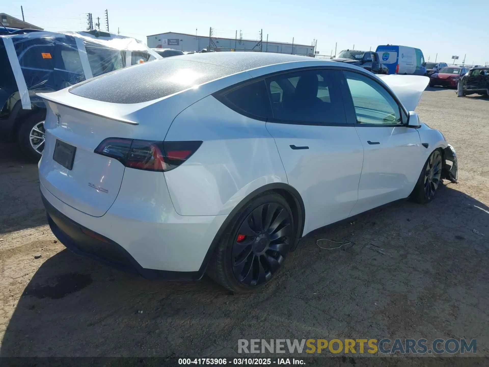 4 Photograph of a damaged car 7SAYGDEF3PF761252 TESLA MODEL Y 2023