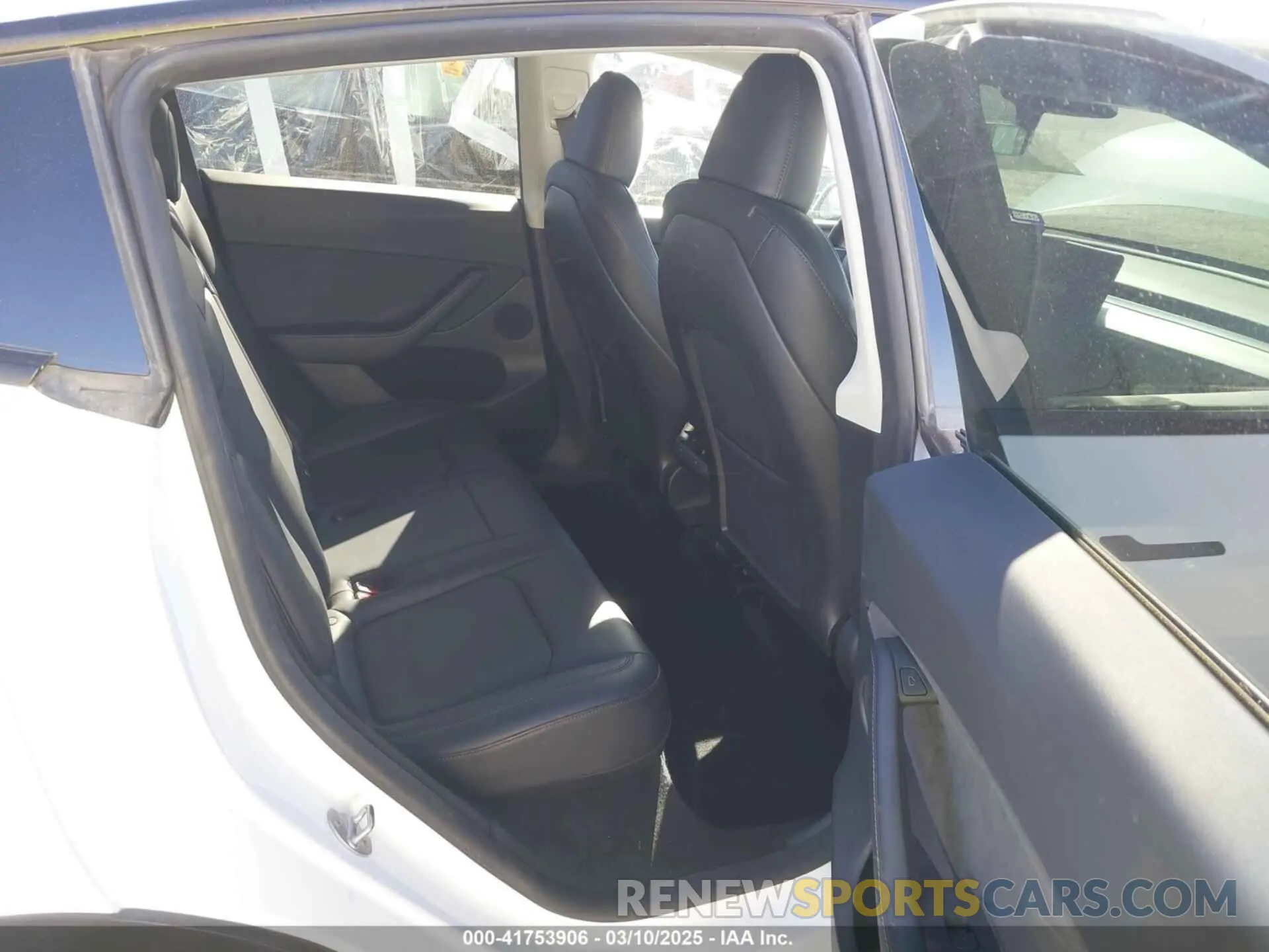 7 Photograph of a damaged car 7SAYGDEF3PF761252 TESLA MODEL Y 2023