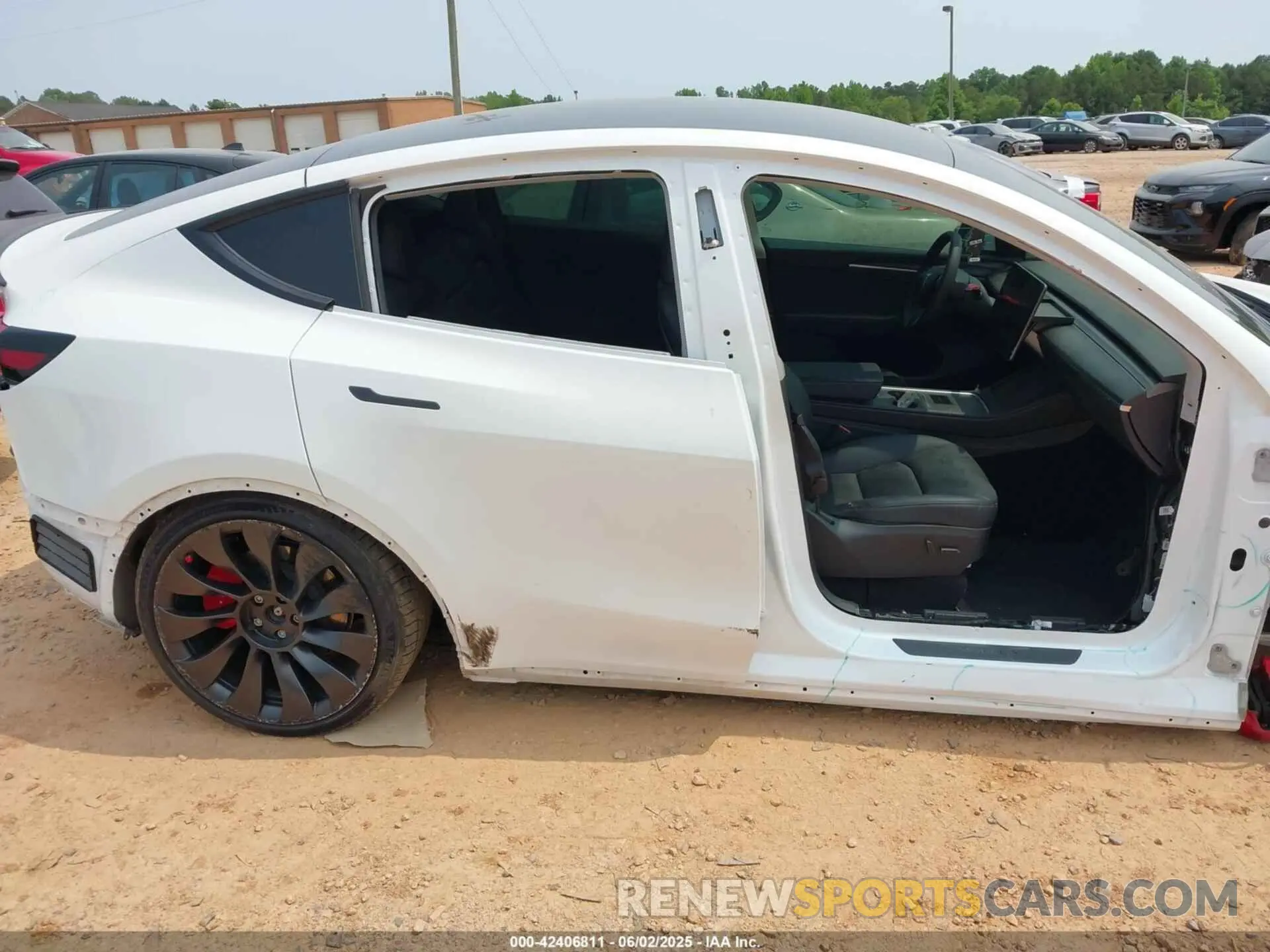 22 Photograph of a damaged car 7SAYGDEF3PF800681 TESLA MODEL Y 2023