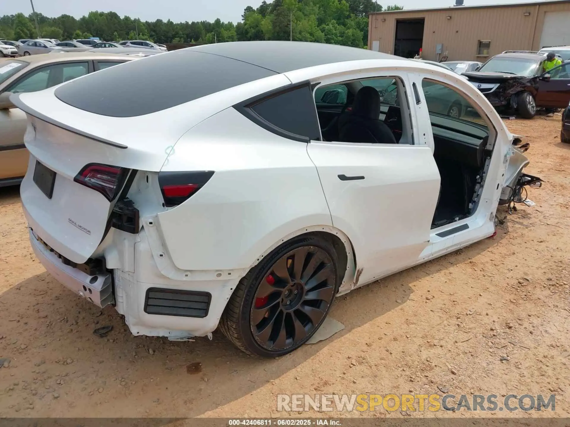 4 Photograph of a damaged car 7SAYGDEF3PF800681 TESLA MODEL Y 2023