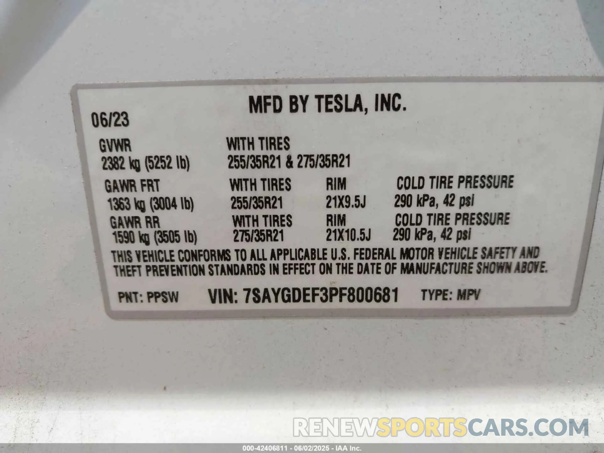 9 Photograph of a damaged car 7SAYGDEF3PF800681 TESLA MODEL Y 2023