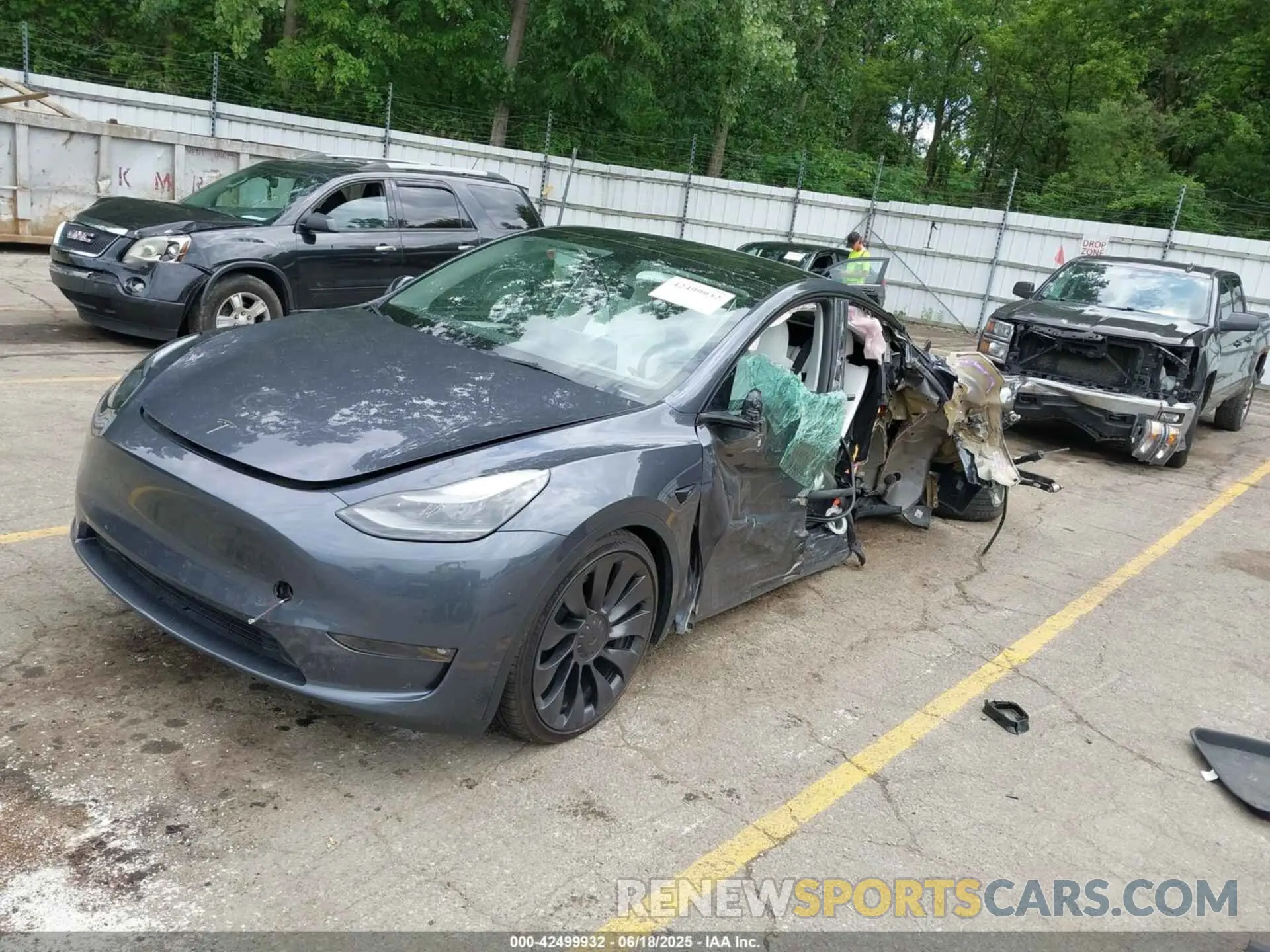 2 Photograph of a damaged car 7SAYGDEF3PF801796 TESLA MODEL Y 2023