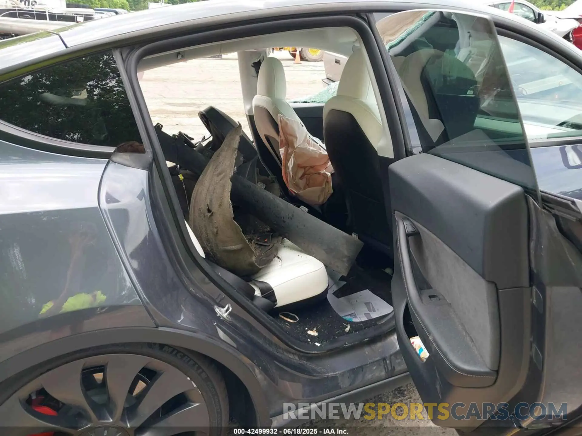 8 Photograph of a damaged car 7SAYGDEF3PF801796 TESLA MODEL Y 2023