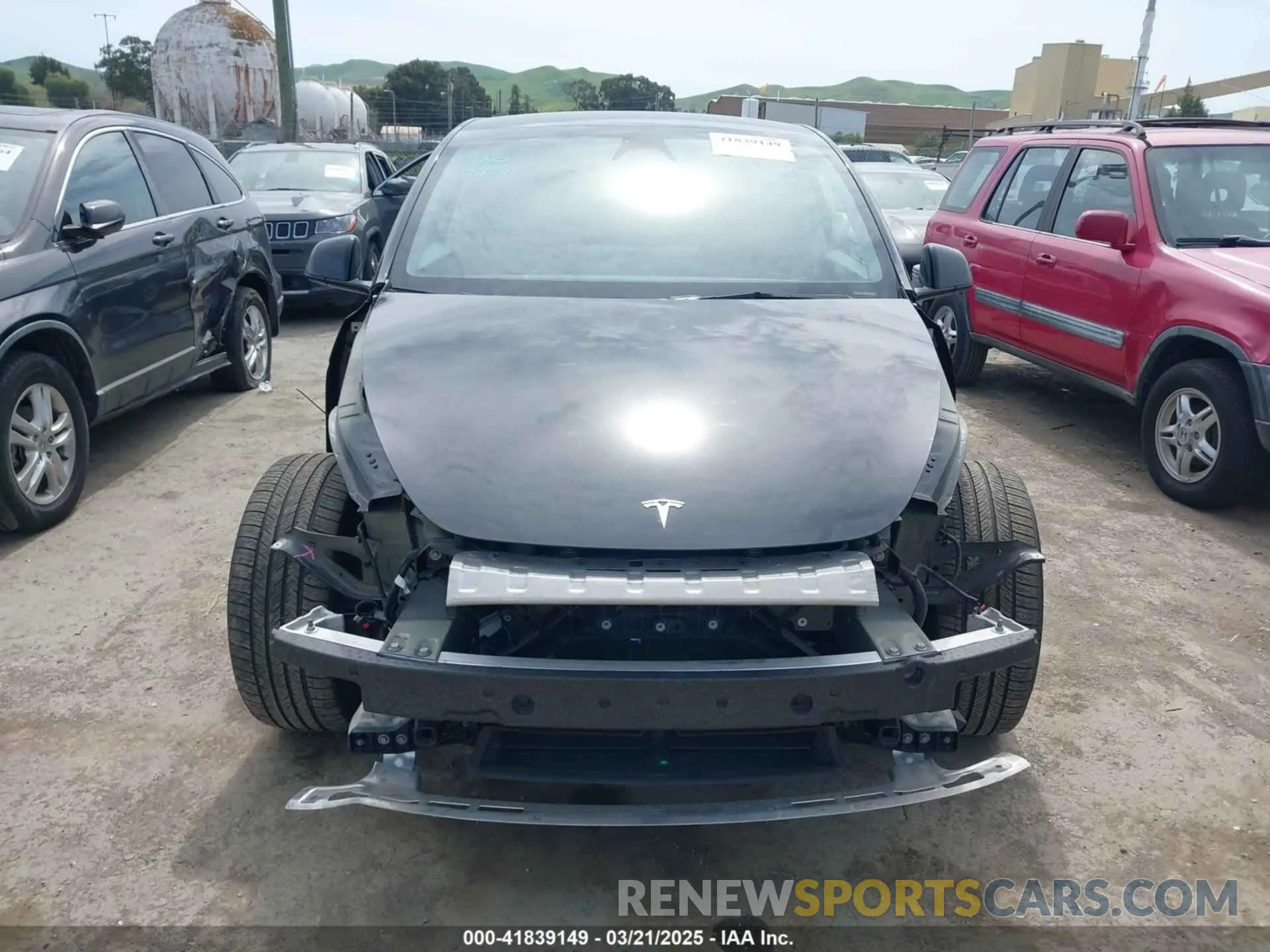 13 Photograph of a damaged car 7SAYGDEF3PF834863 TESLA MODEL Y 2023