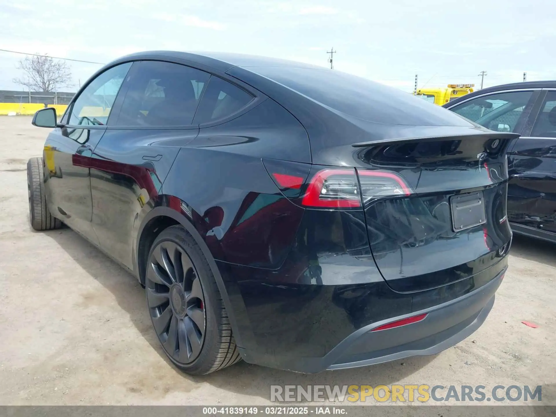 3 Photograph of a damaged car 7SAYGDEF3PF834863 TESLA MODEL Y 2023