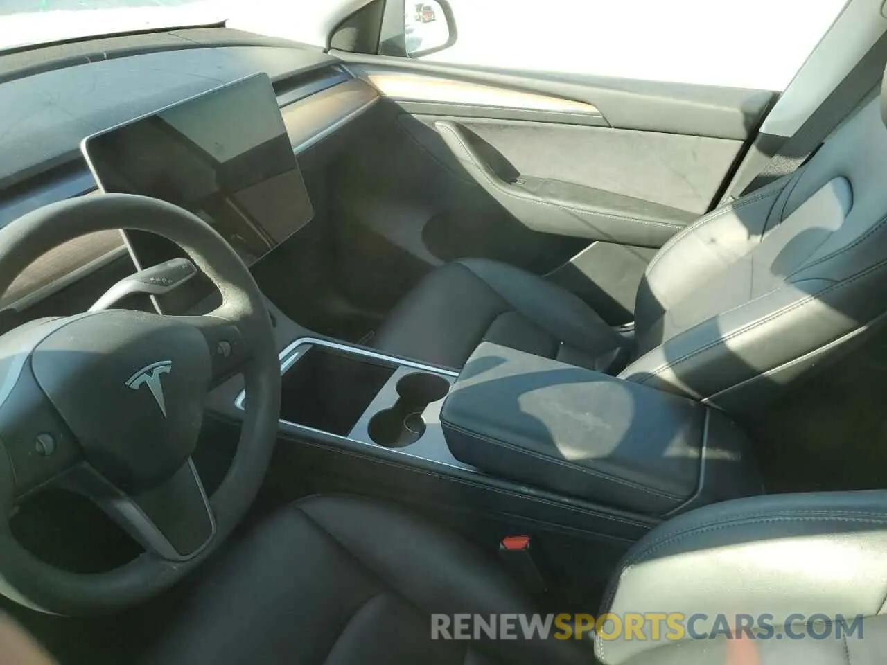 8 Photograph of a damaged car 7SAYGDEF3PF907651 TESLA MODEL Y 2023