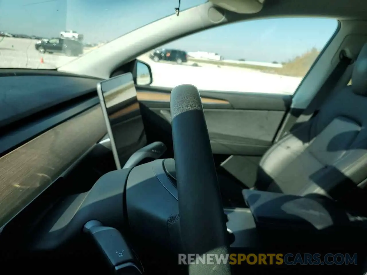 9 Photograph of a damaged car 7SAYGDEF3PF907651 TESLA MODEL Y 2023