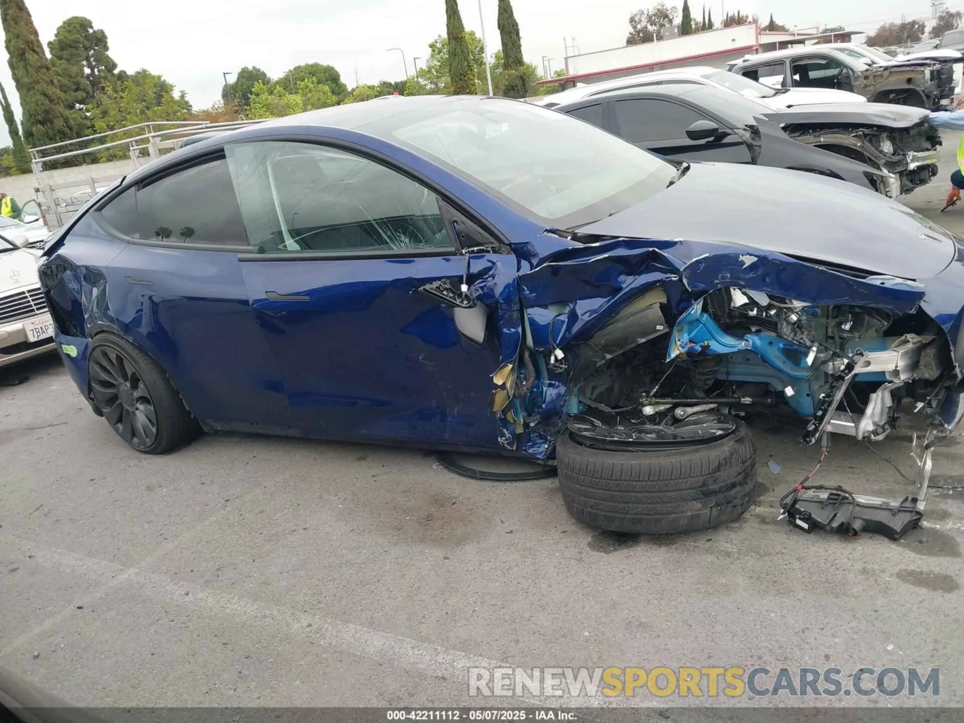 13 Photograph of a damaged car 7SAYGDEF4PF709015 TESLA MODEL Y 2023