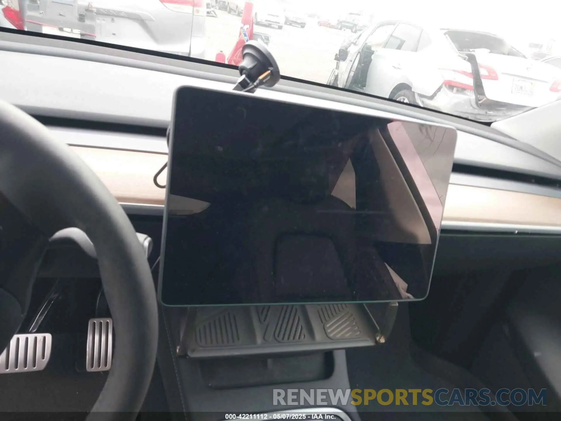 17 Photograph of a damaged car 7SAYGDEF4PF709015 TESLA MODEL Y 2023
