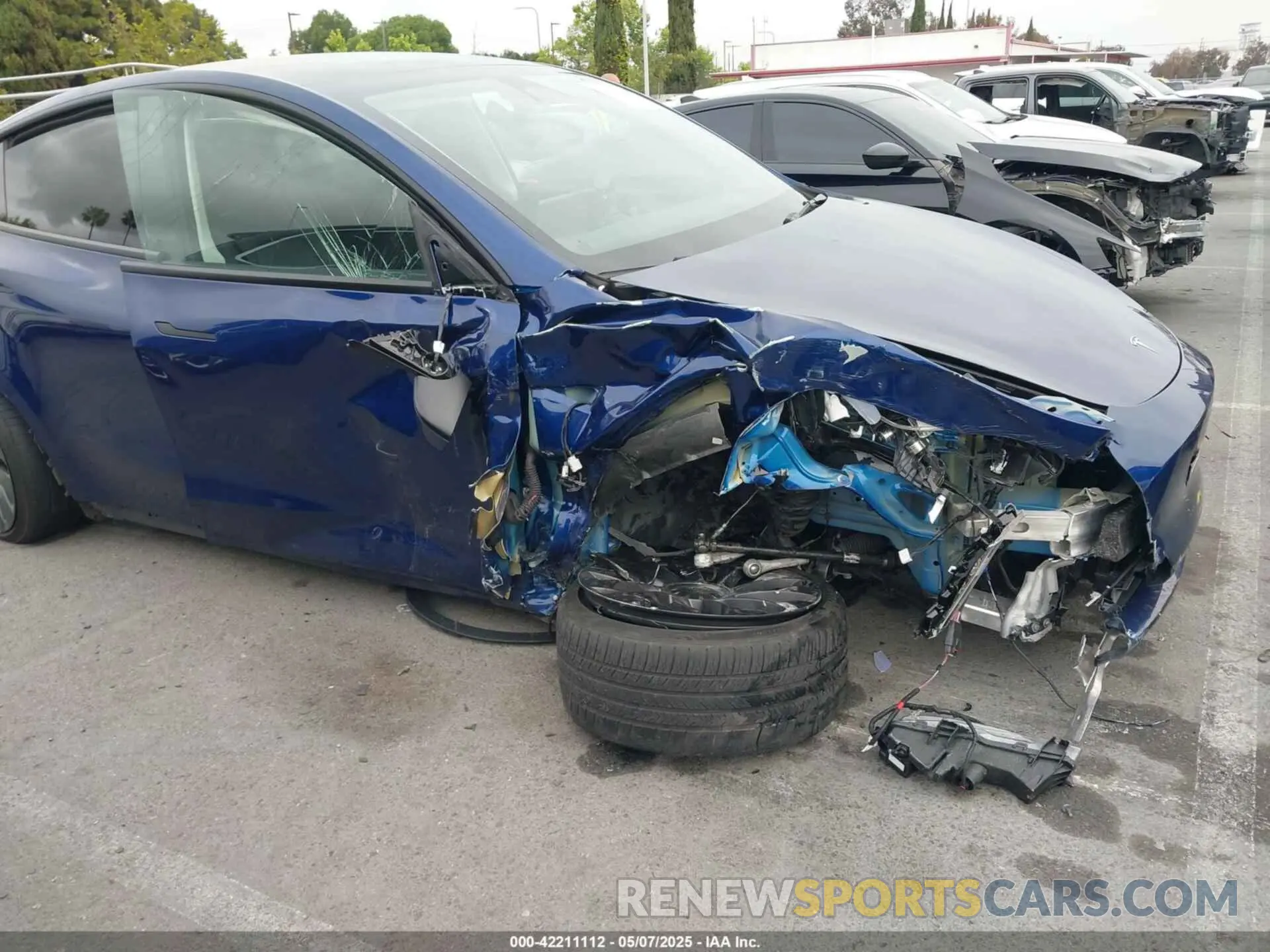 6 Photograph of a damaged car 7SAYGDEF4PF709015 TESLA MODEL Y 2023