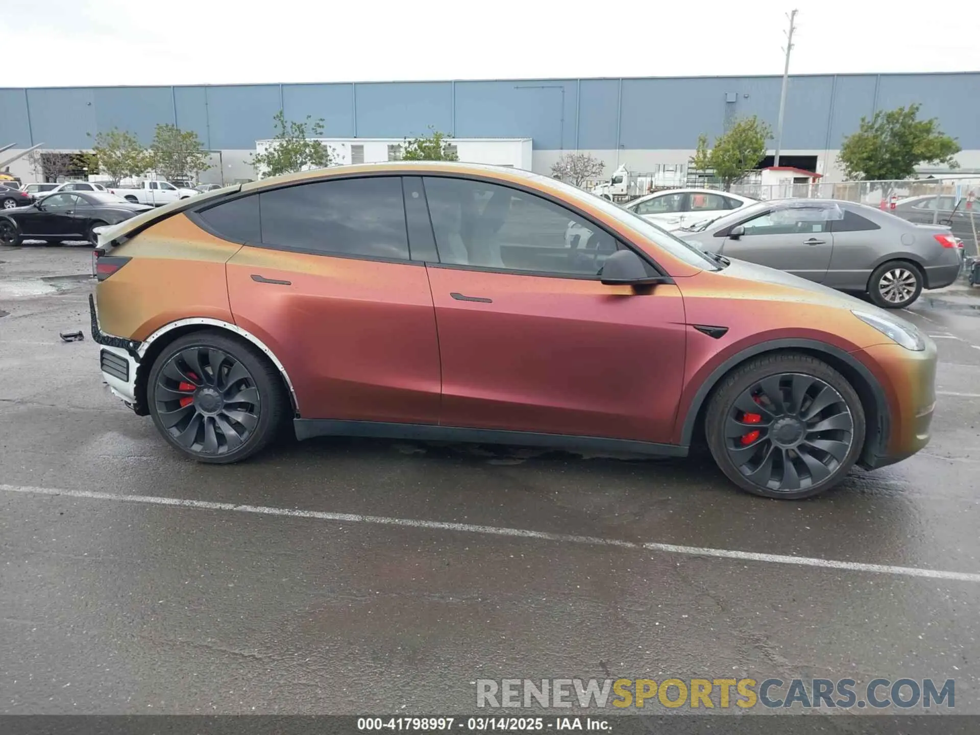 13 Photograph of a damaged car 7SAYGDEF4PF738885 TESLA MODEL Y 2023