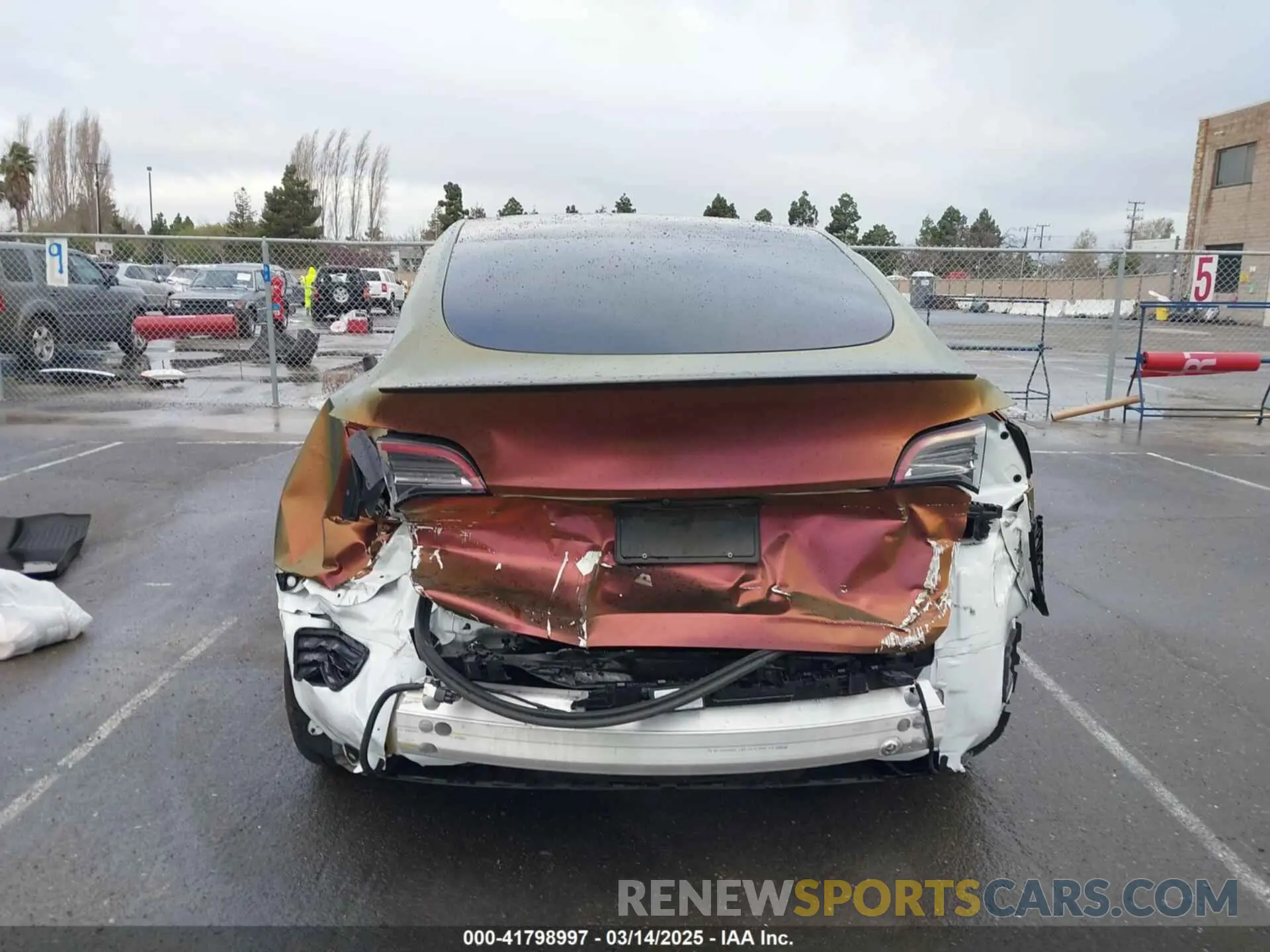 16 Photograph of a damaged car 7SAYGDEF4PF738885 TESLA MODEL Y 2023