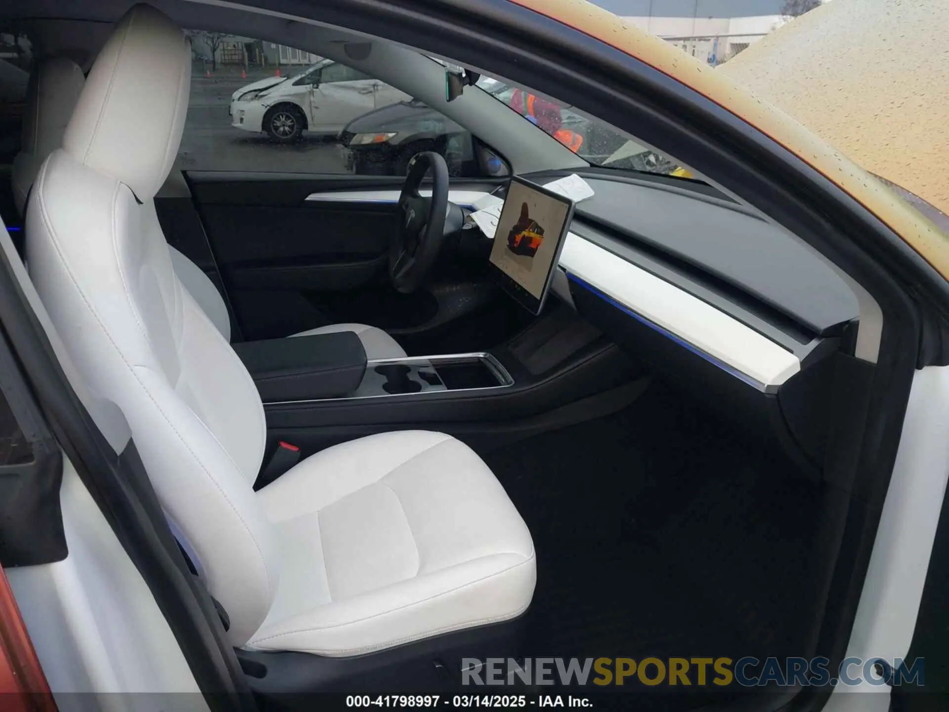 5 Photograph of a damaged car 7SAYGDEF4PF738885 TESLA MODEL Y 2023