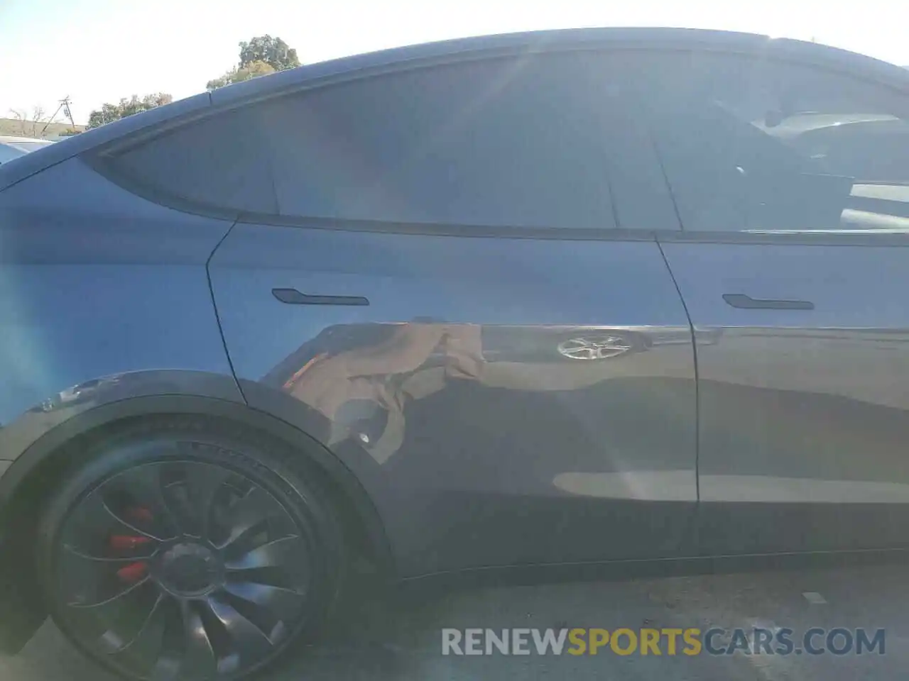 10 Photograph of a damaged car 7SAYGDEF4PF754892 TESLA MODEL Y 2023