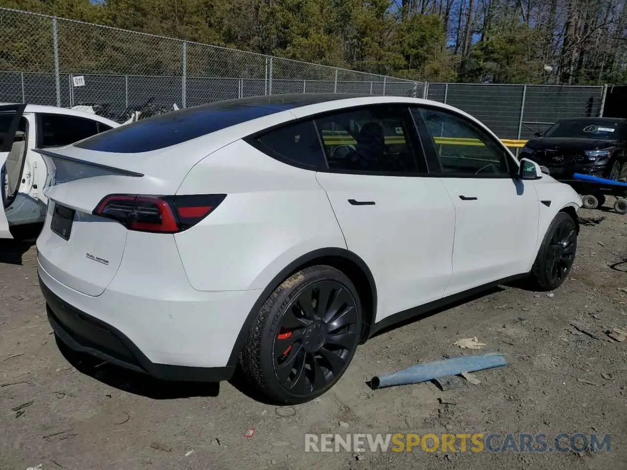 3 Photograph of a damaged car 7SAYGDEF4PF779825 TESLA MODEL Y 2023