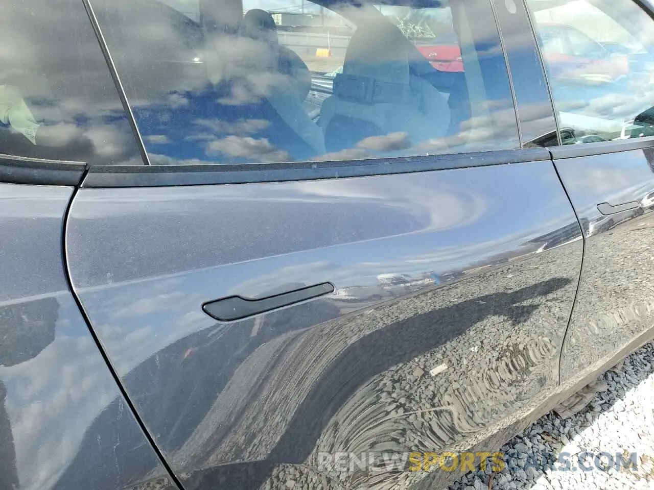 10 Photograph of a damaged car 7SAYGDEF4PF841336 TESLA MODEL Y 2023