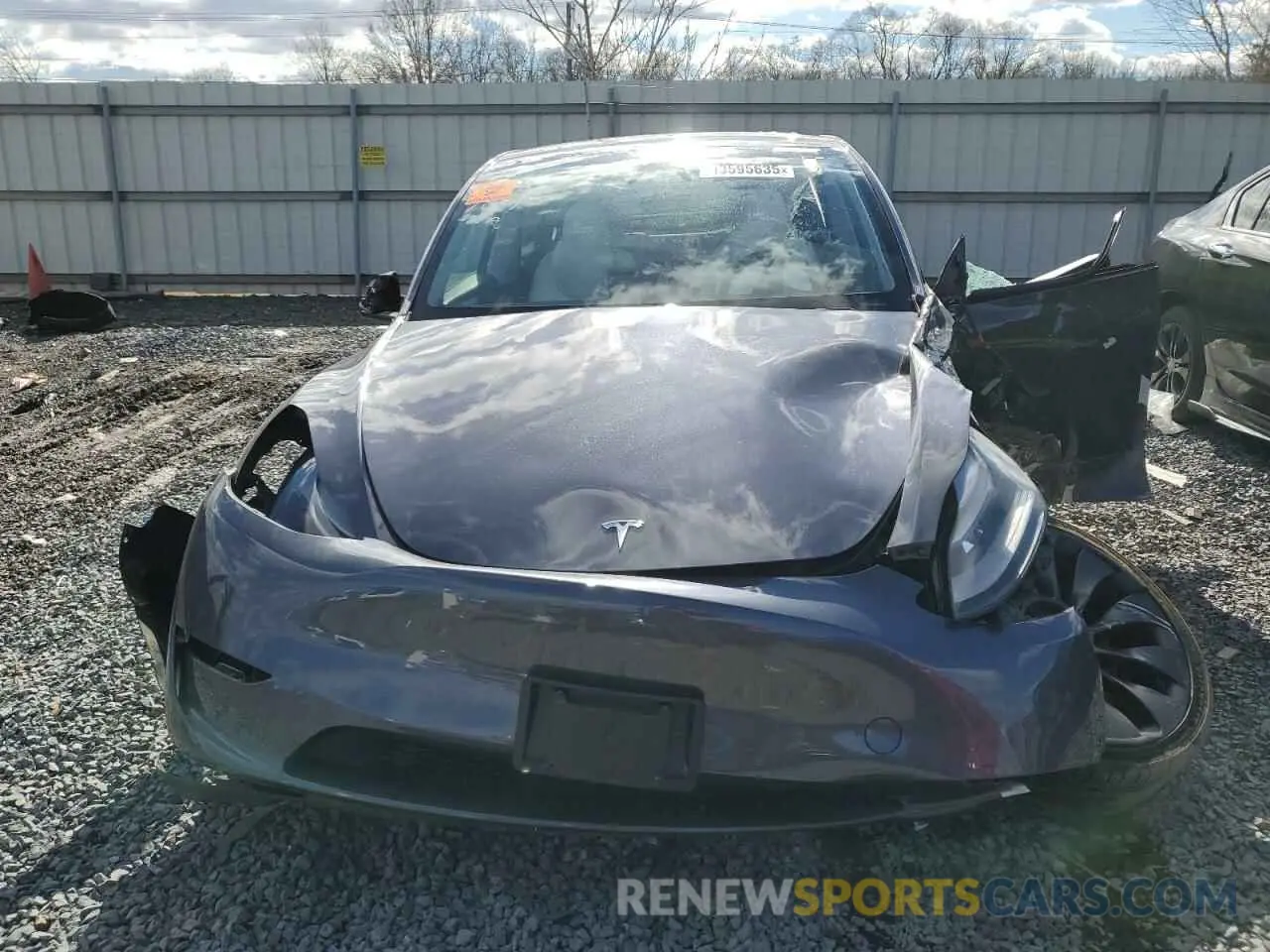 5 Photograph of a damaged car 7SAYGDEF4PF841336 TESLA MODEL Y 2023