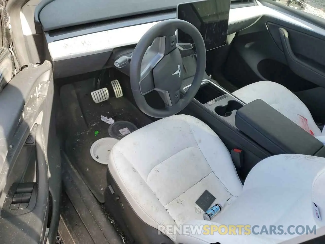8 Photograph of a damaged car 7SAYGDEF4PF841336 TESLA MODEL Y 2023