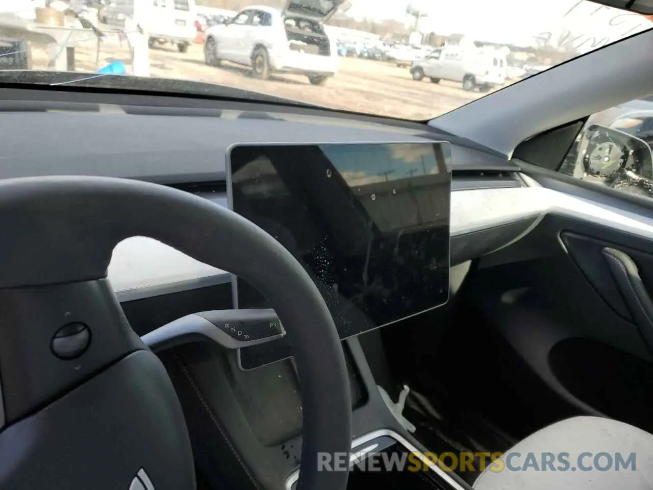 9 Photograph of a damaged car 7SAYGDEF4PF841336 TESLA MODEL Y 2023