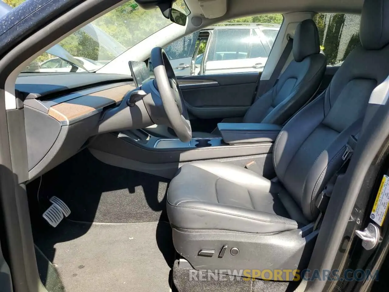 7 Photograph of a damaged car 7SAYGDEF4PF854006 TESLA MODEL Y 2023