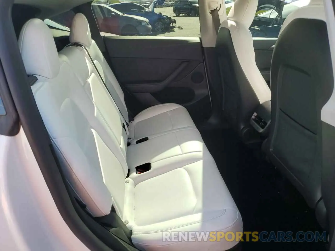 10 Photograph of a damaged car 7SAYGDEF4PF871940 TESLA MODEL Y 2023