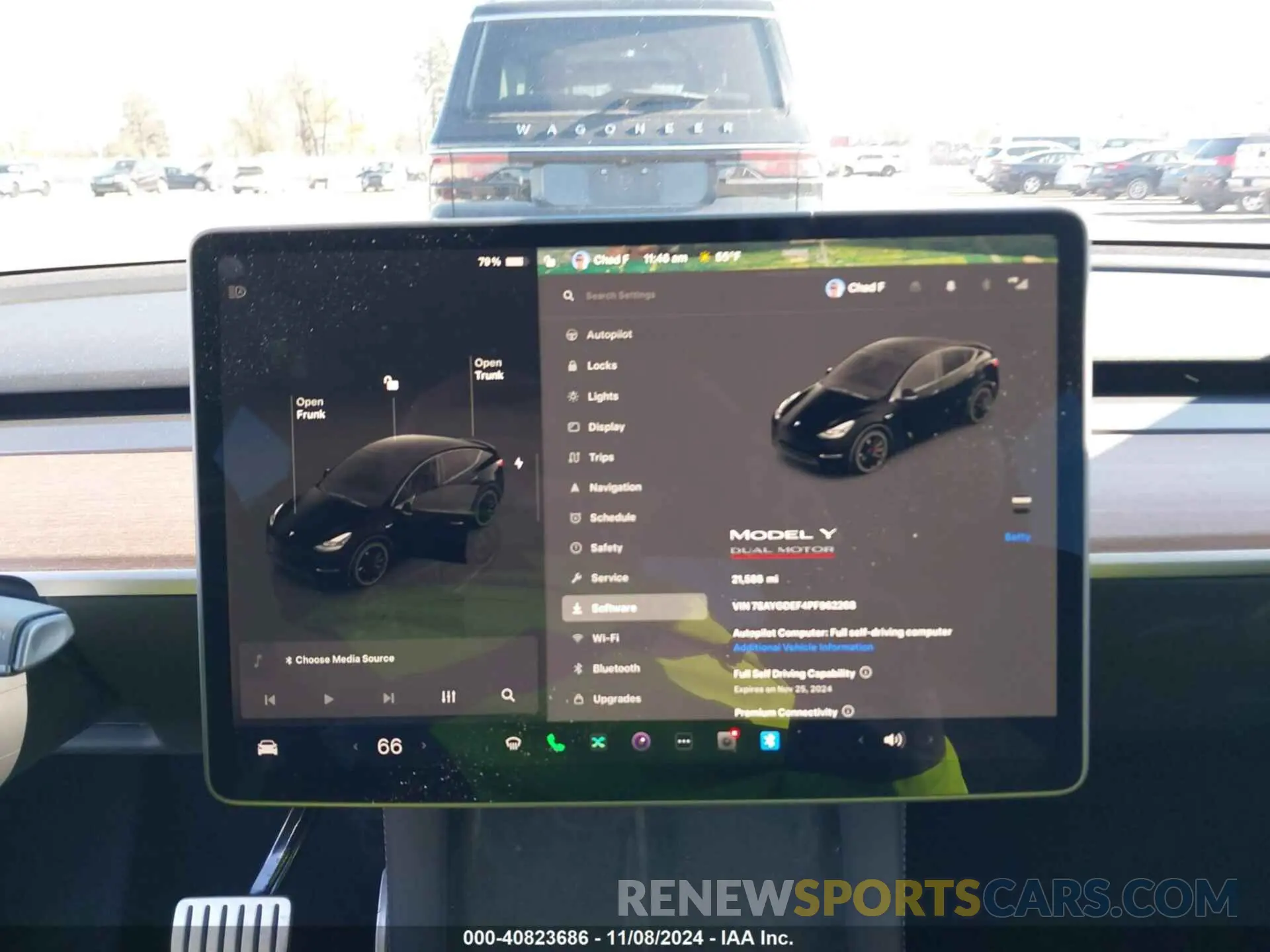 18 Photograph of a damaged car 7SAYGDEF4PF962268 TESLA MODEL Y 2023