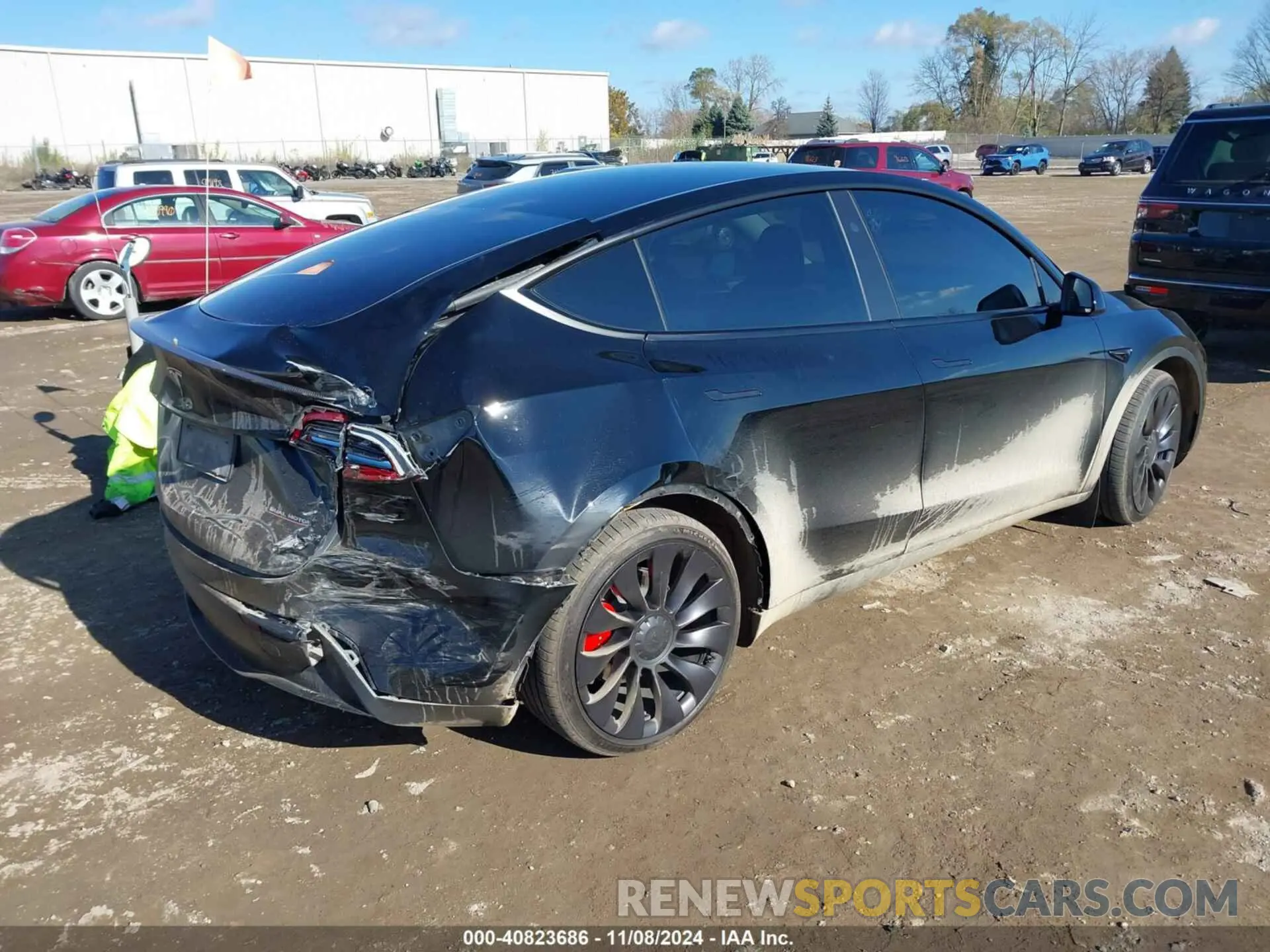 4 Photograph of a damaged car 7SAYGDEF4PF962268 TESLA MODEL Y 2023