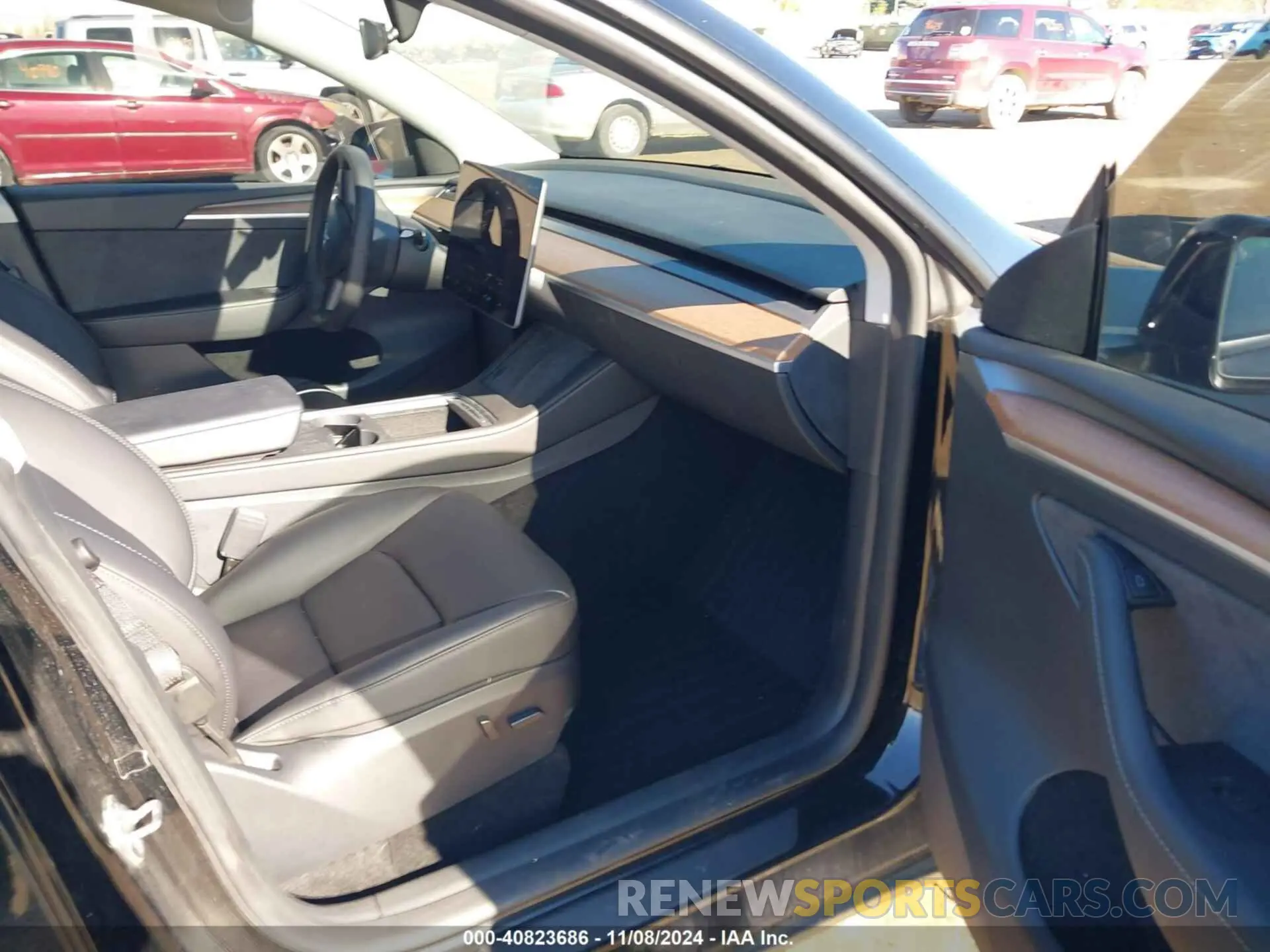 5 Photograph of a damaged car 7SAYGDEF4PF962268 TESLA MODEL Y 2023