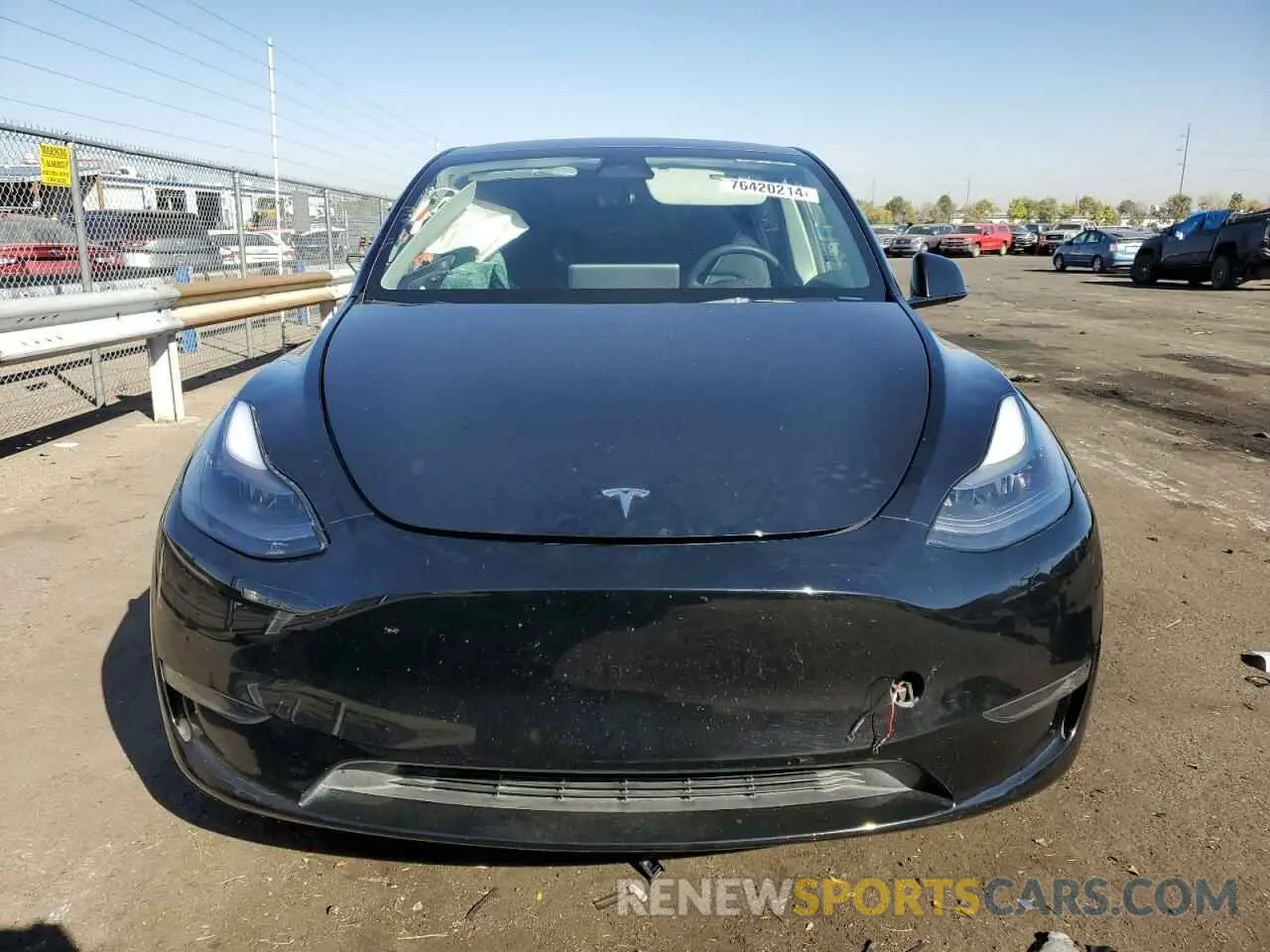 5 Photograph of a damaged car 7SAYGDEF5PF610915 TESLA MODEL Y 2023