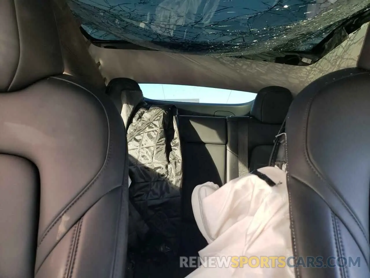 10 Photograph of a damaged car 7SAYGDEF5PF737969 TESLA MODEL Y 2023