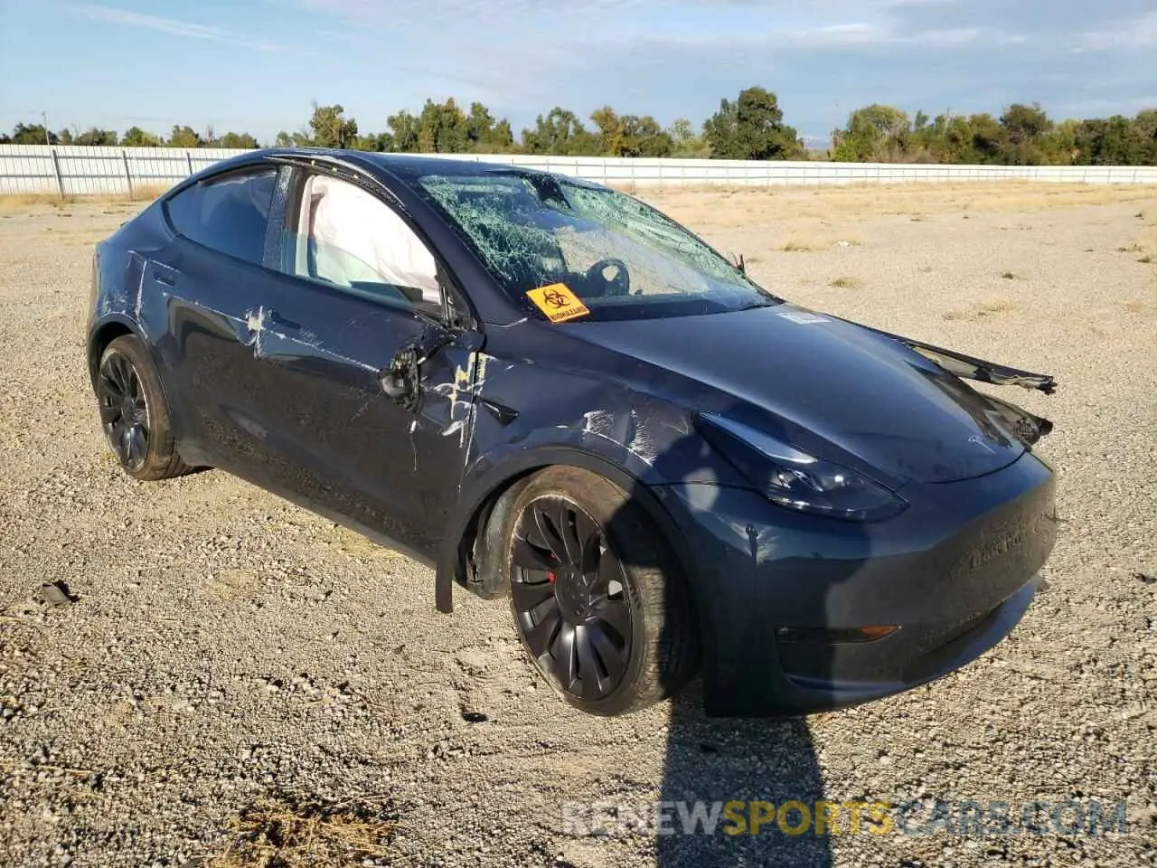 4 Photograph of a damaged car 7SAYGDEF5PF737969 TESLA MODEL Y 2023