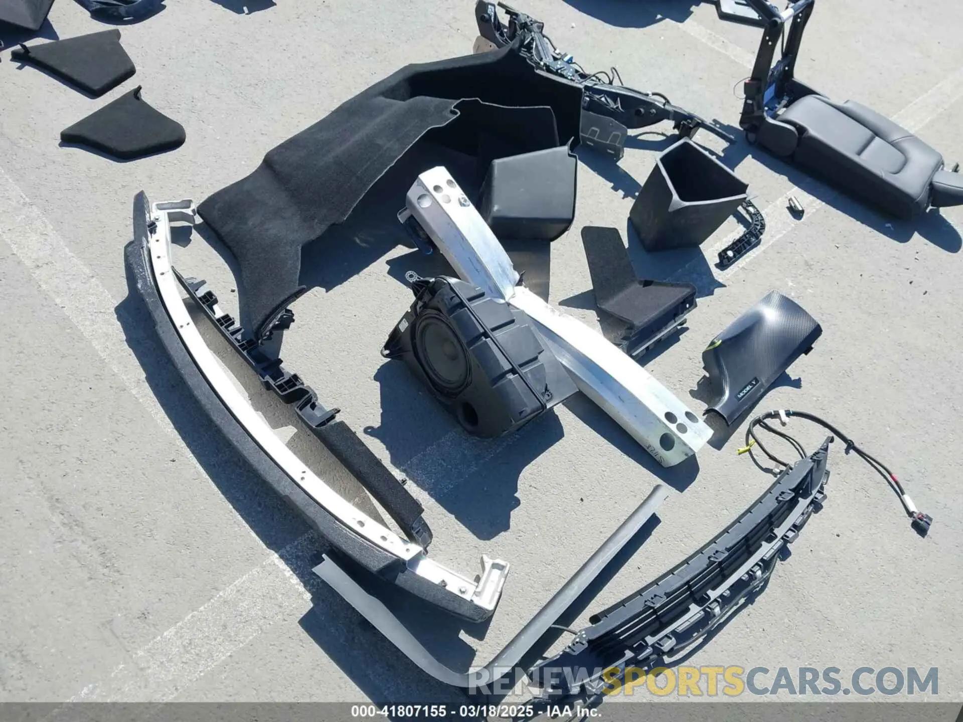 21 Photograph of a damaged car 7SAYGDEF5PF793197 TESLA MODEL Y 2023