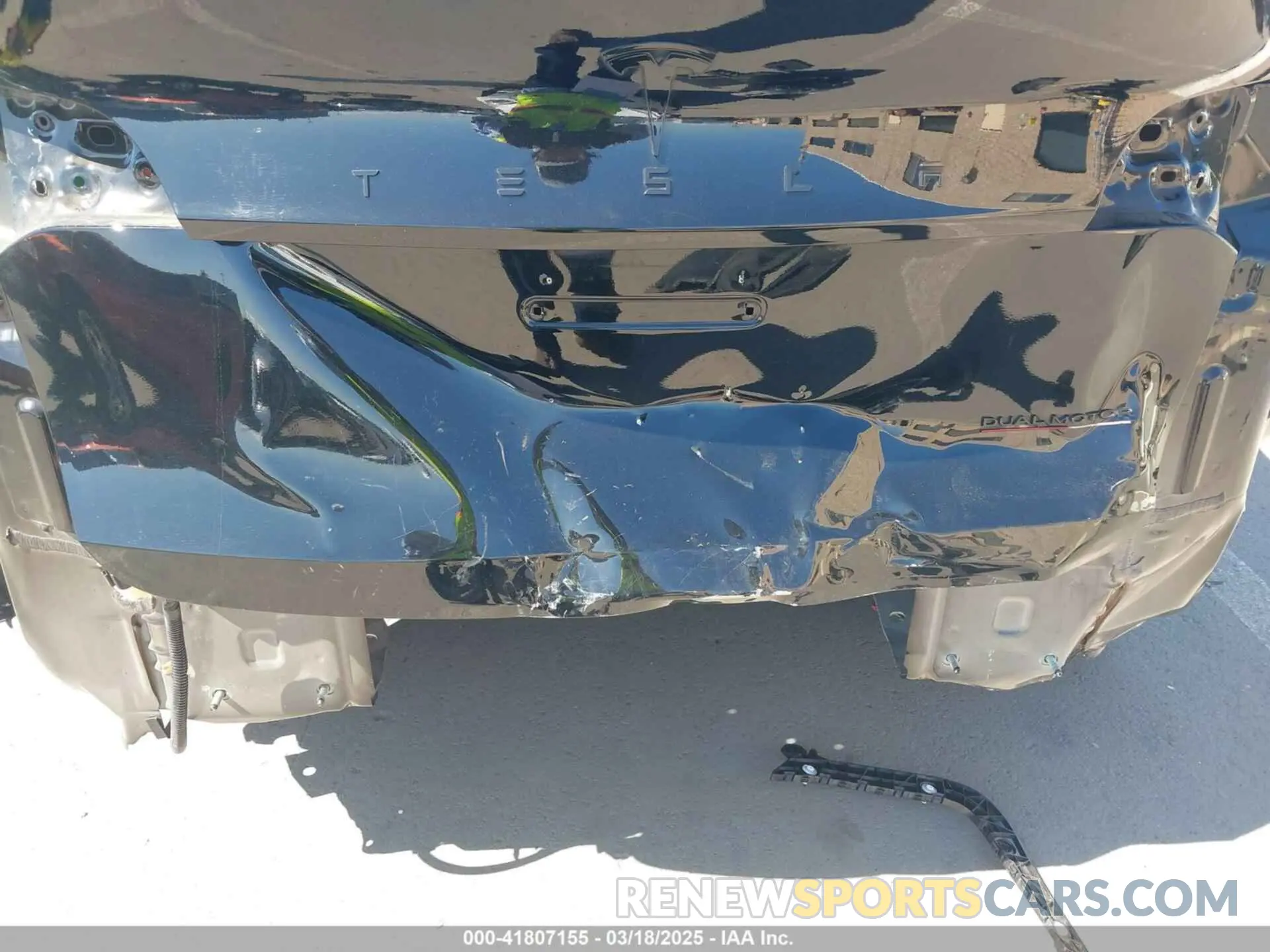 6 Photograph of a damaged car 7SAYGDEF5PF793197 TESLA MODEL Y 2023