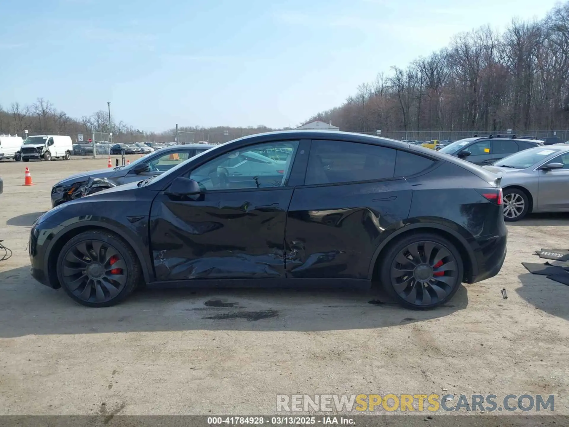 13 Photograph of a damaged car 7SAYGDEF5PF795483 TESLA MODEL Y 2023